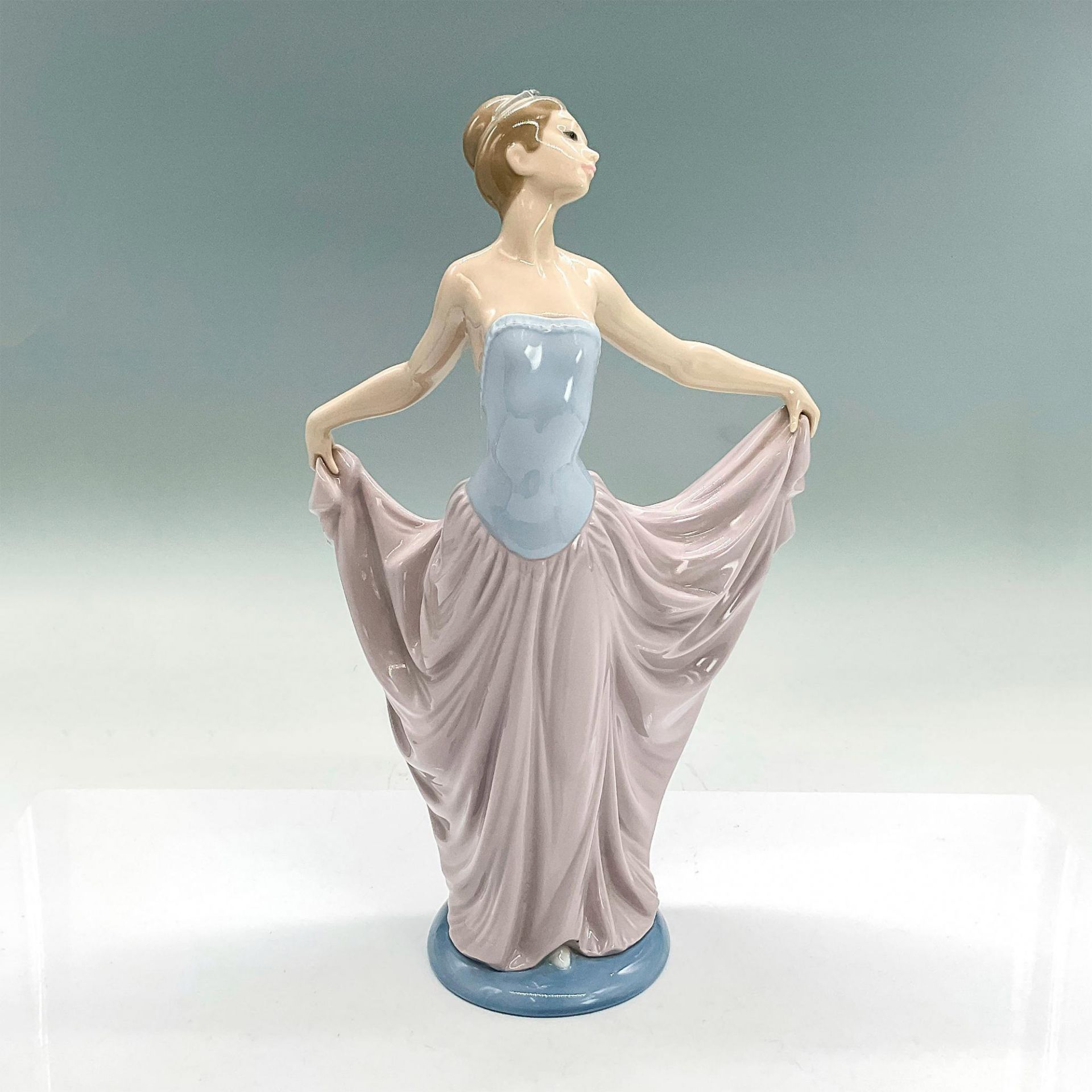 Dancer 1005050 - Lladro Porcelain Figurine - Image 3 of 4