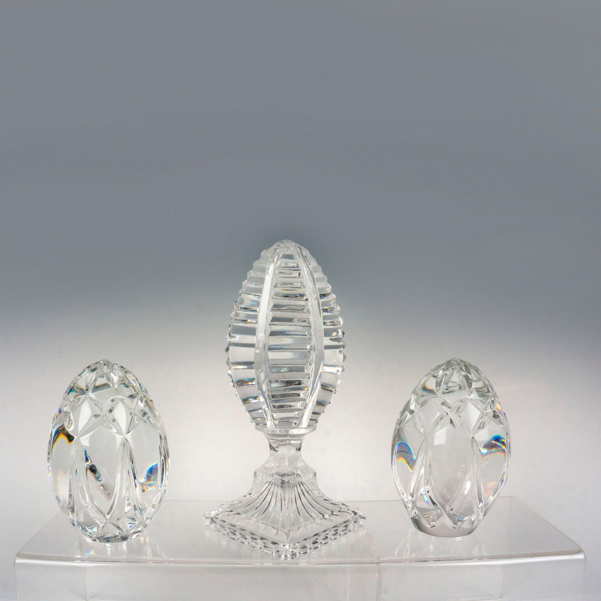 3pc Vintage Crystal Art Glass Egg Paperweights and Figure - Bild 2 aus 3