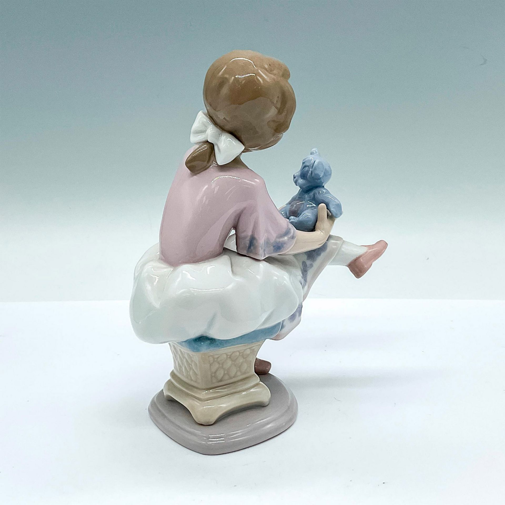 Best Friend 10047620 - Lladro Porcelain Figurine - Image 2 of 3