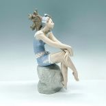 Bathing Beauty 1005615 - Lladro Figurine