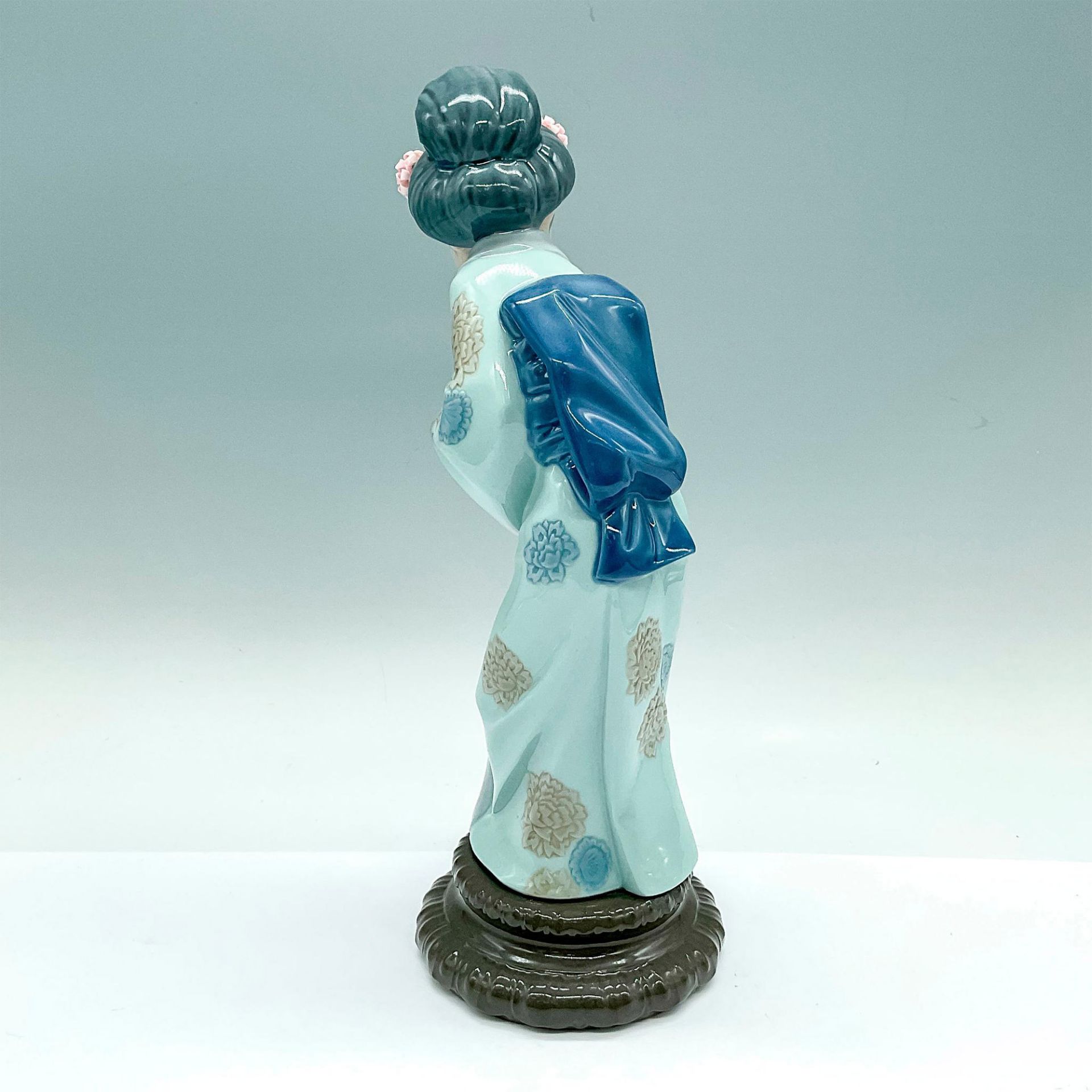 Sayonara 1004989 - Lladro Porcelain Figurine - Image 2 of 3