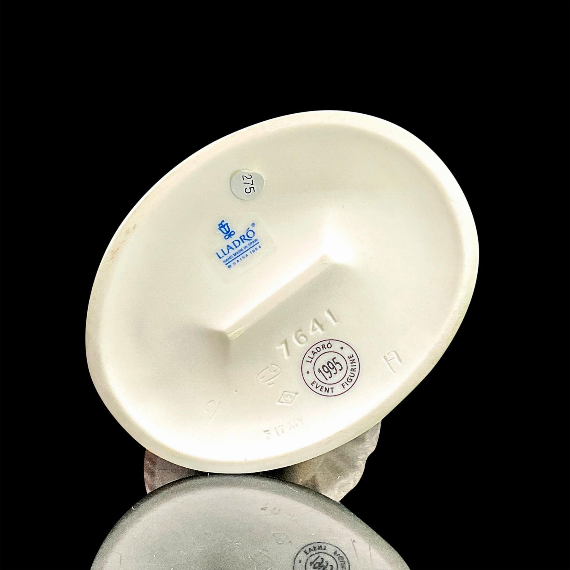 Perfect Performance 1007641 - Lladro Porcelain Figurine - Image 3 of 3