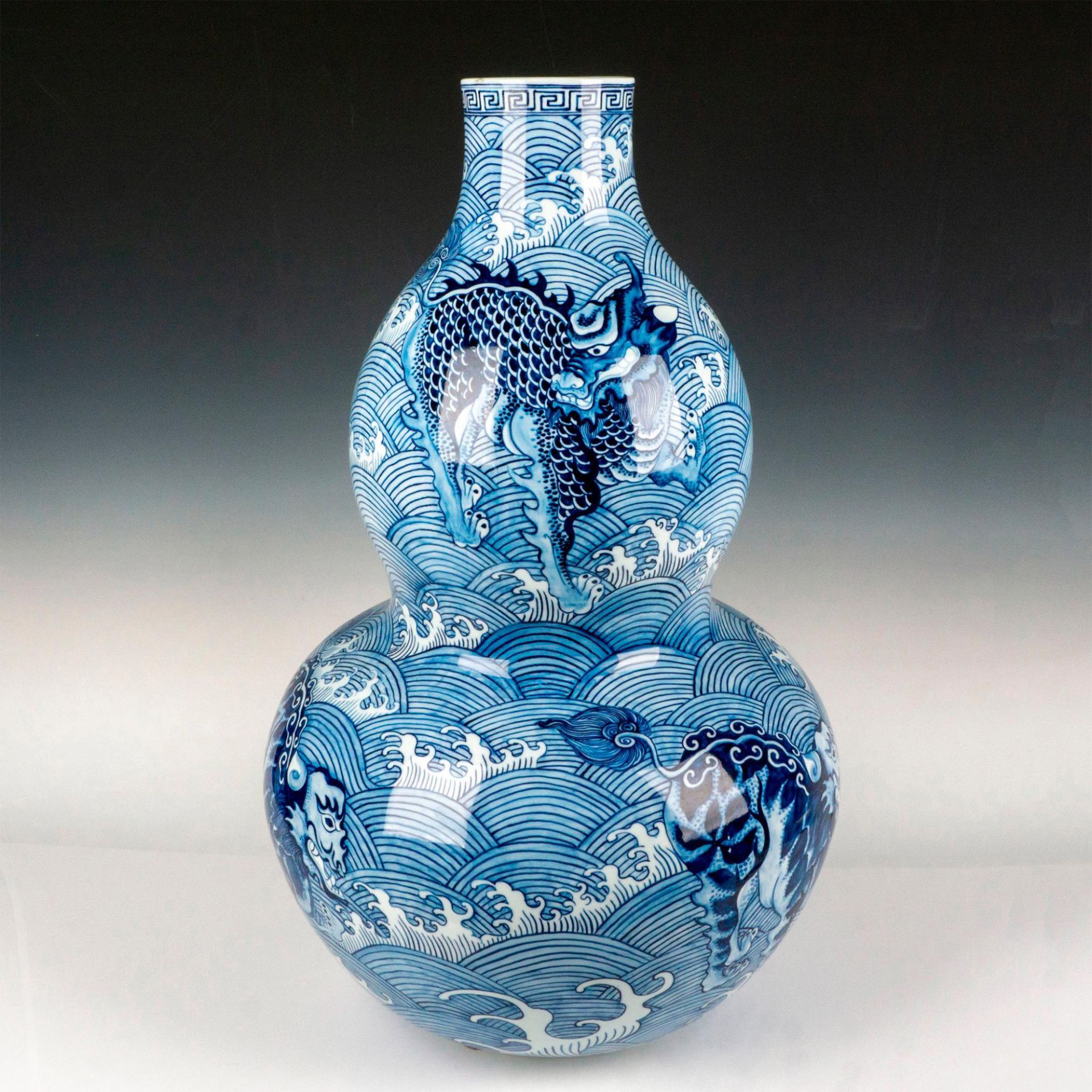 Large Chinese Da Qing Kangxi Nian Zhi Style Porcelain Vase - Image 4 of 6