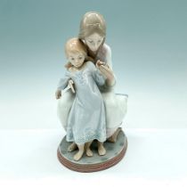 Tenderness 1001527 - Lladro Figurine