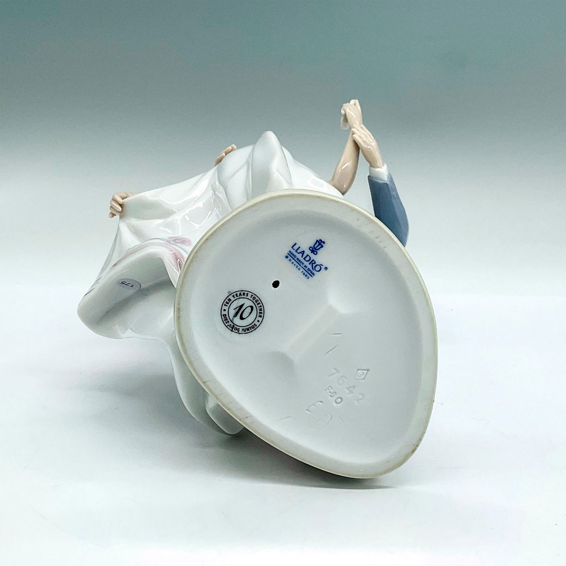 Now And Forever 1007642 - Lladro Porcelain Figurine - Image 3 of 3