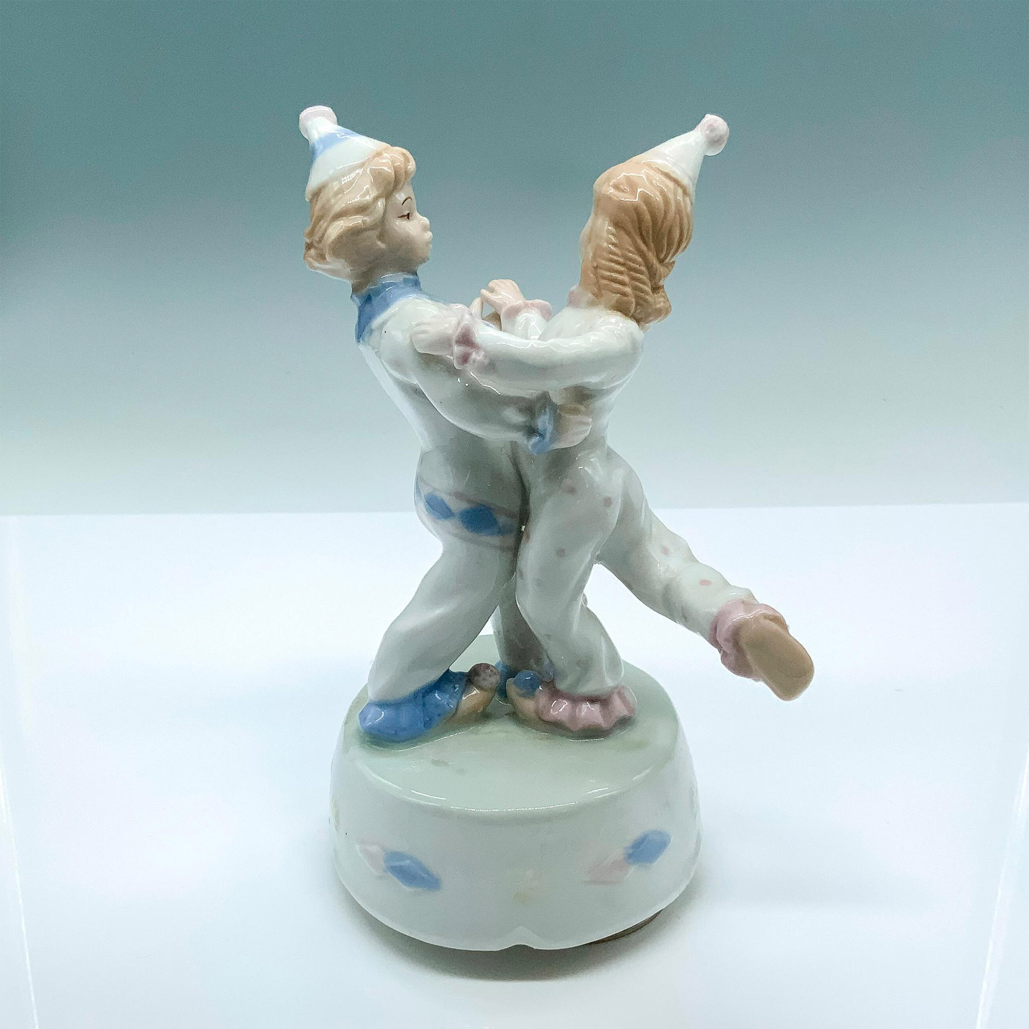 Meico Porcelain Dancing Clowns Music Box - Image 2 of 4