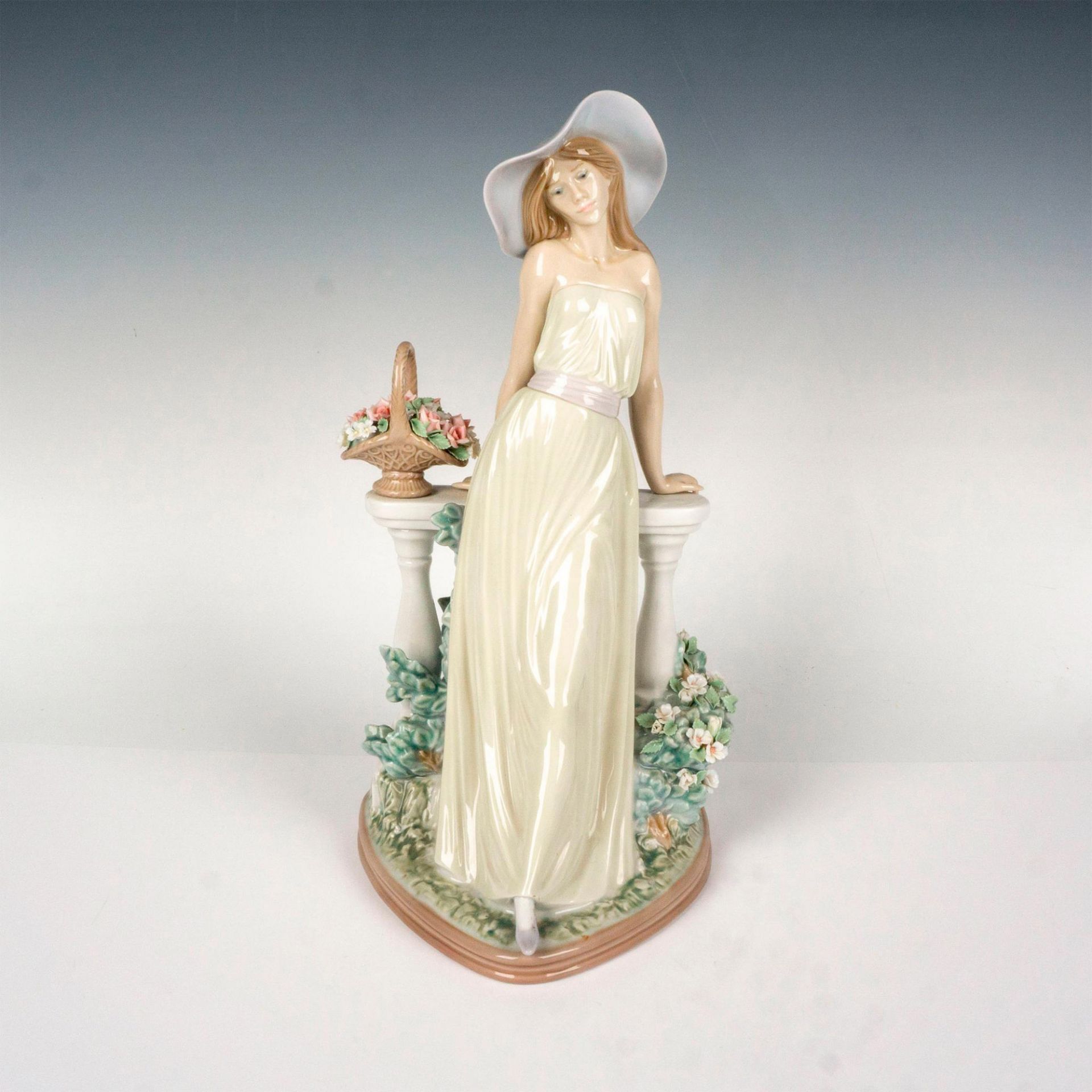 Time for Reflection 1005378 - Lladro Figurine