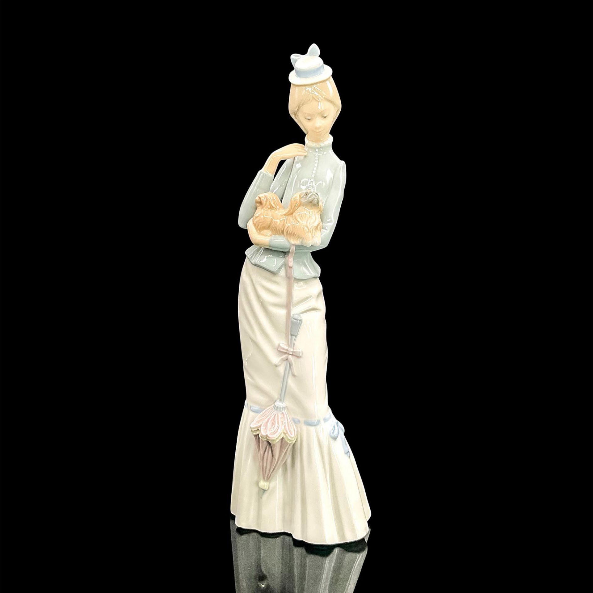 Walk With The Dog 1004893 - Lladro Porcelain Figurine