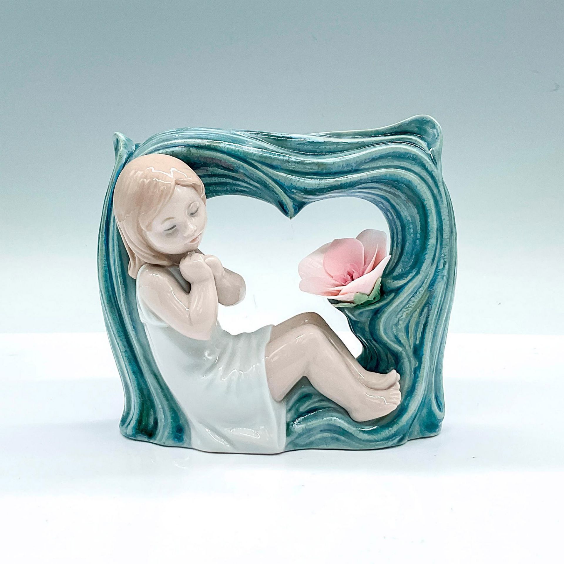 Childhood Fantasy 1008130 - Lladro Porcelain Figurine