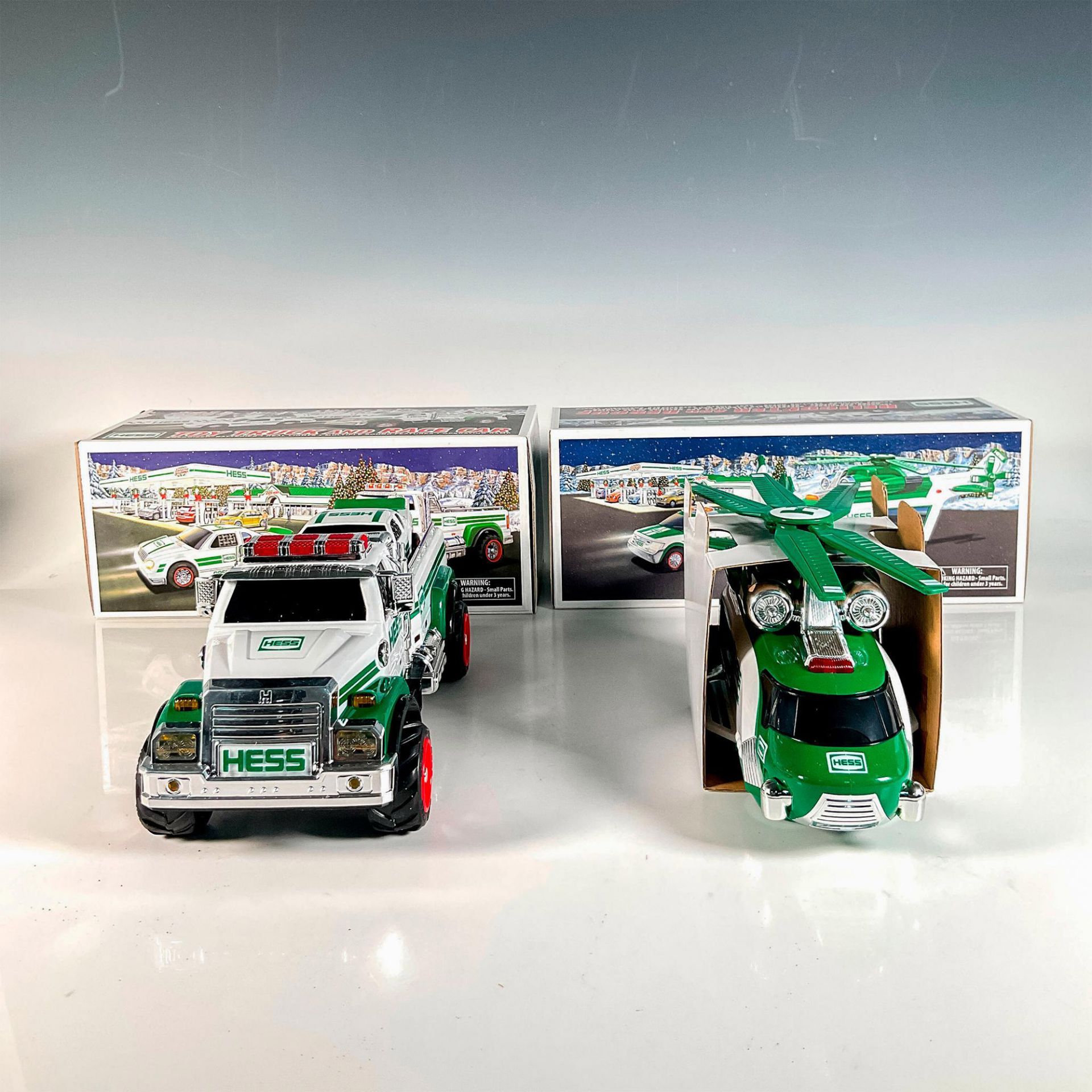 2pc Hess Toy Truck and Helicopter Collectible - Bild 2 aus 4