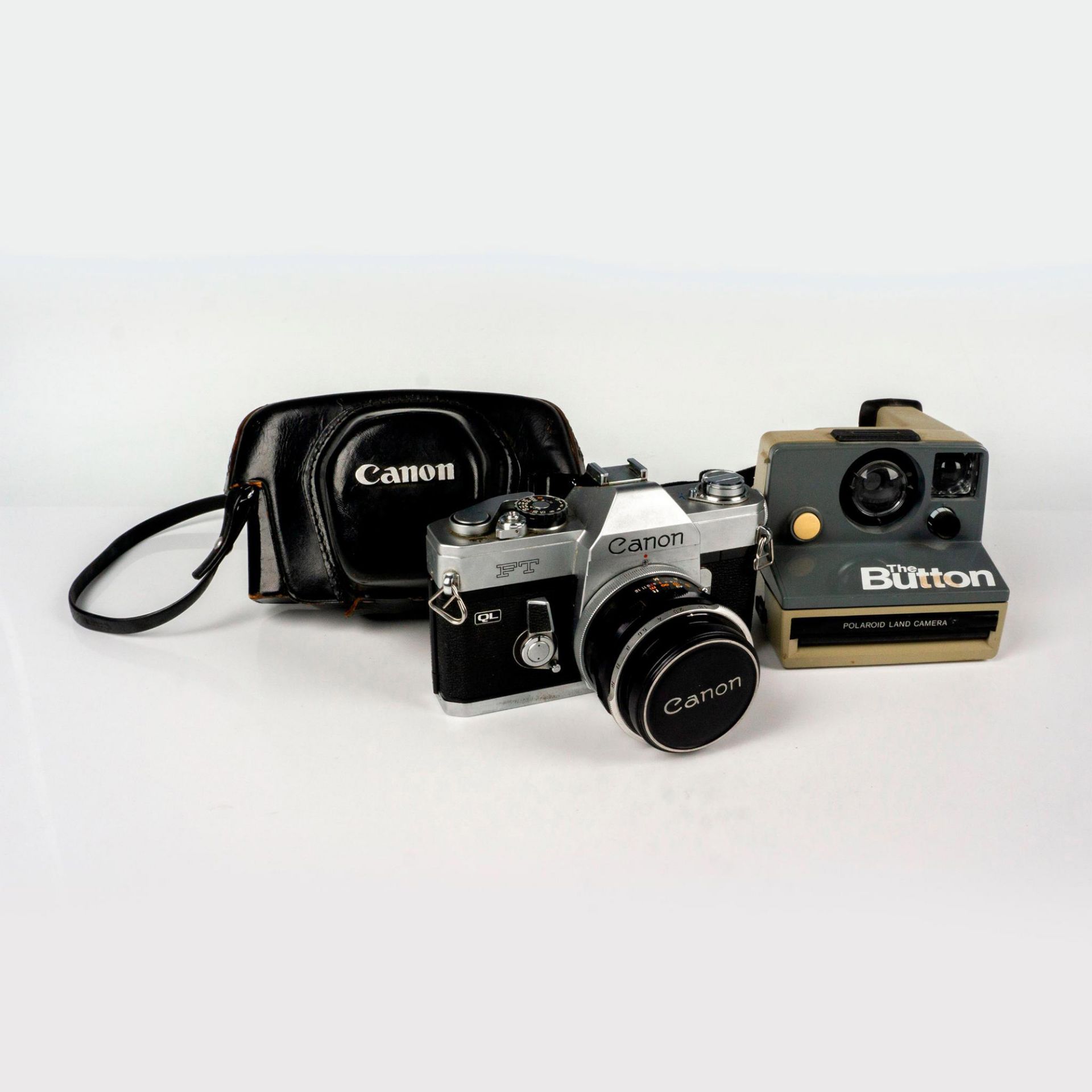 2pc Vintage Camera Collectibles - Image 2 of 4