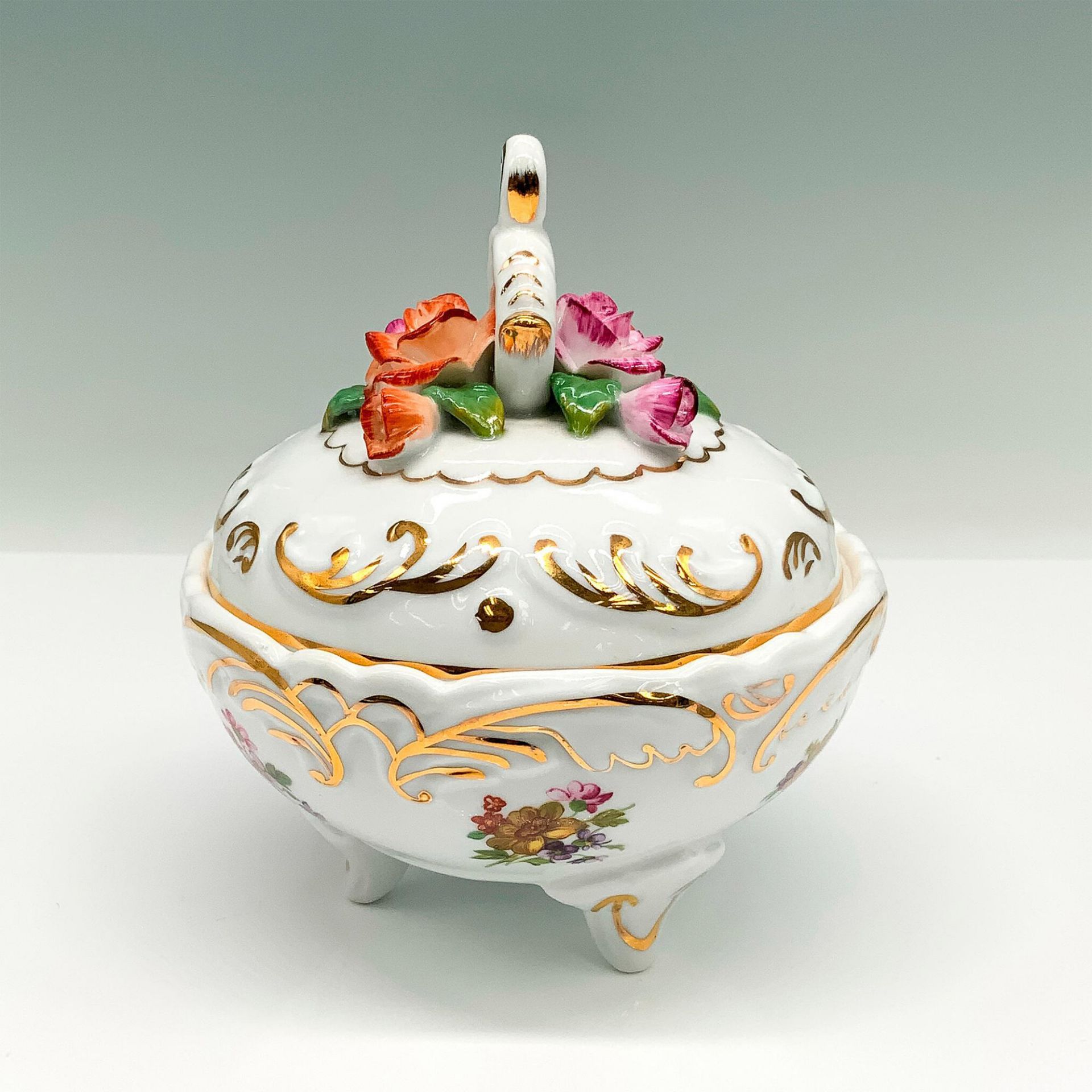 Pretty Porcelain KPM Style Floral Footed Bowl with Lid - Bild 3 aus 5