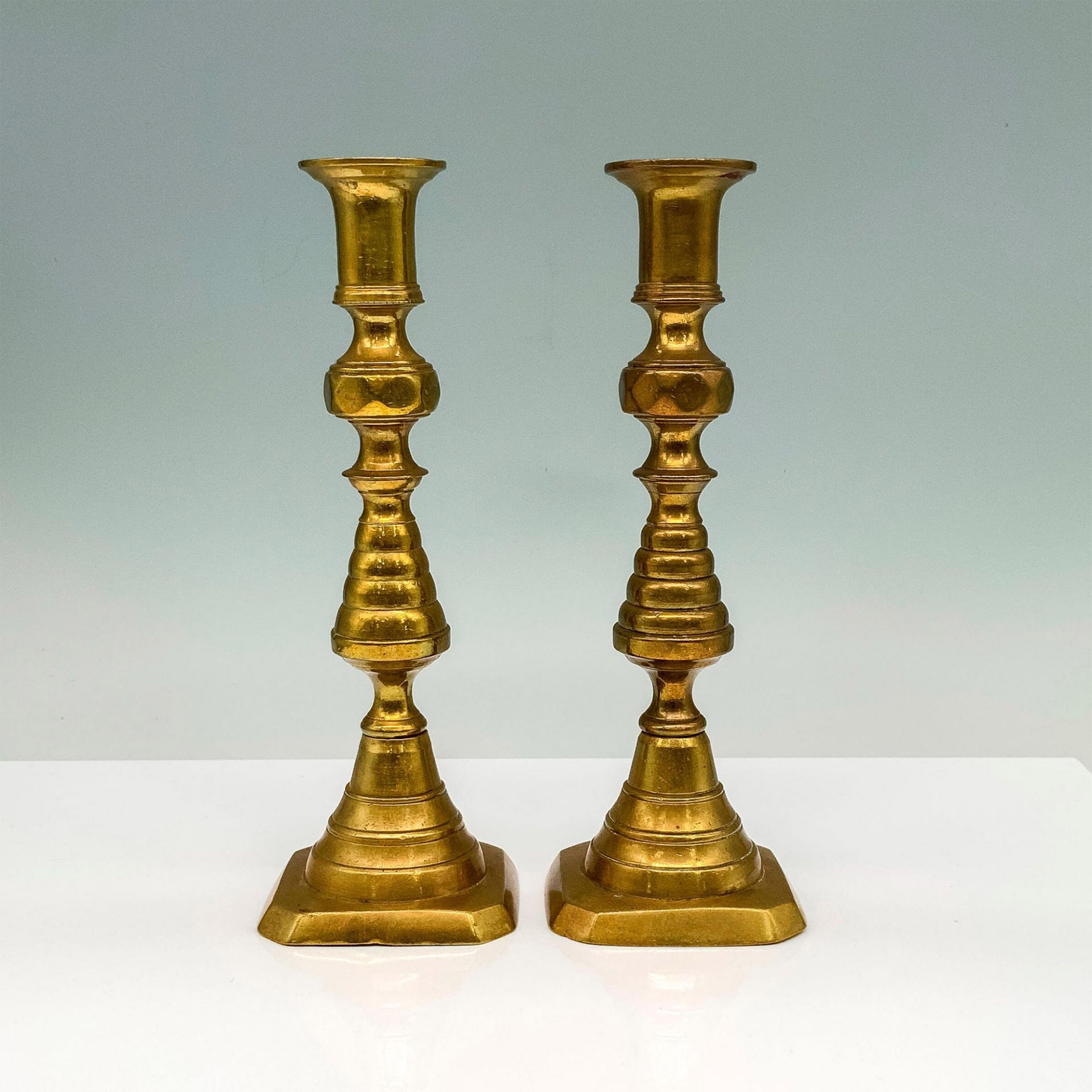 Vintage Pair of Brass Beehive Candlesticks - Bild 2 aus 3