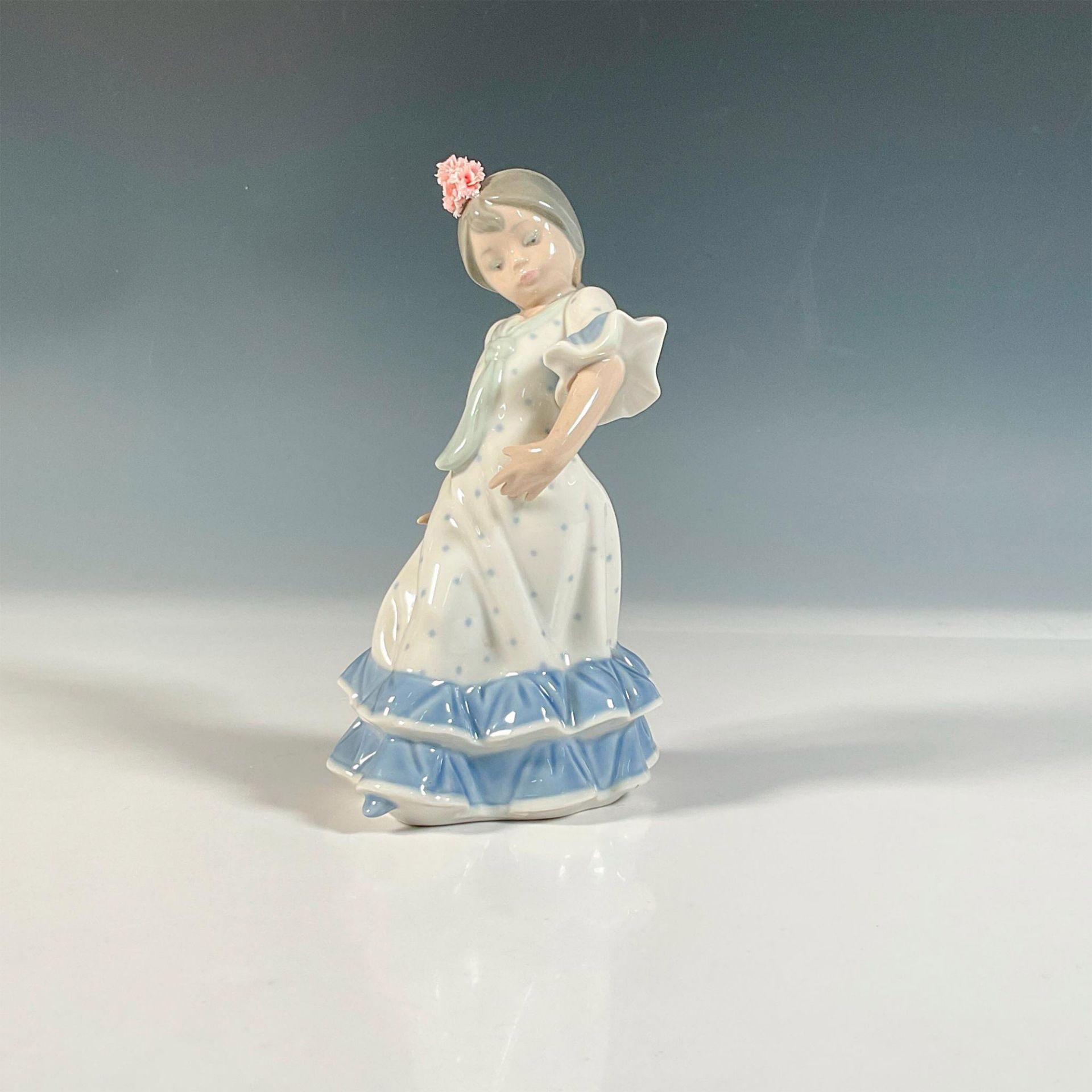 Juanita 1005193 - Lladro Porcelain Figurine - Bild 2 aus 5