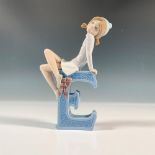 Schoolgirl E 1005146 - Lladro Porcelain Figurine