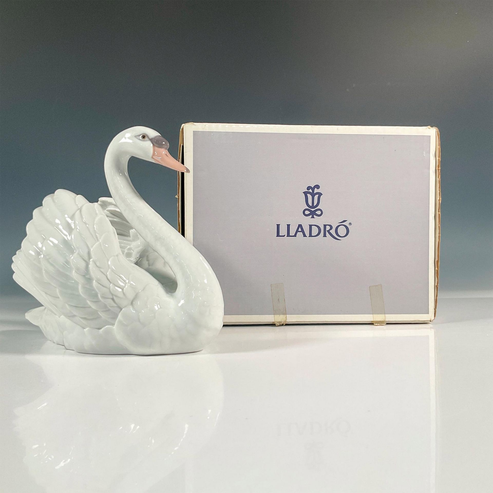 Swan With Wings Spread 1005231 - Lladro Porcelain Figurine - Image 6 of 6