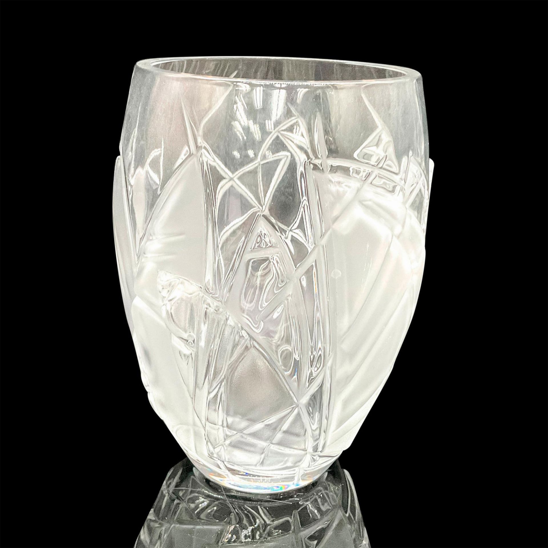 Lalique Crystal by Mariscal Vase, Valencia 32nd America's Cup - Image 2 of 3