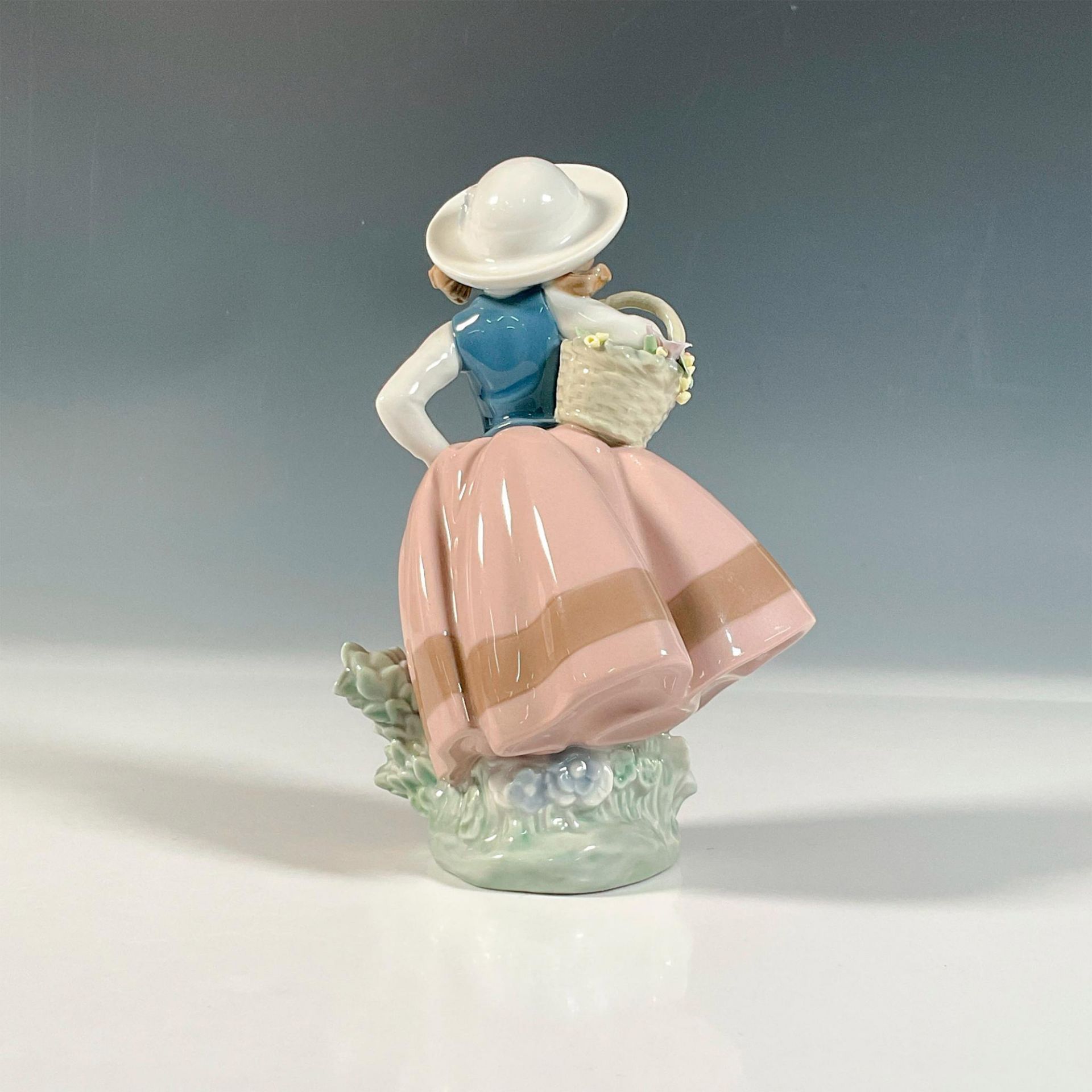 Sweet Scent 1005221 - Lladro Porcelain Figurine - Bild 3 aus 5