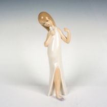 Lladro Porcelain Figurine, Girl Singer 1004612