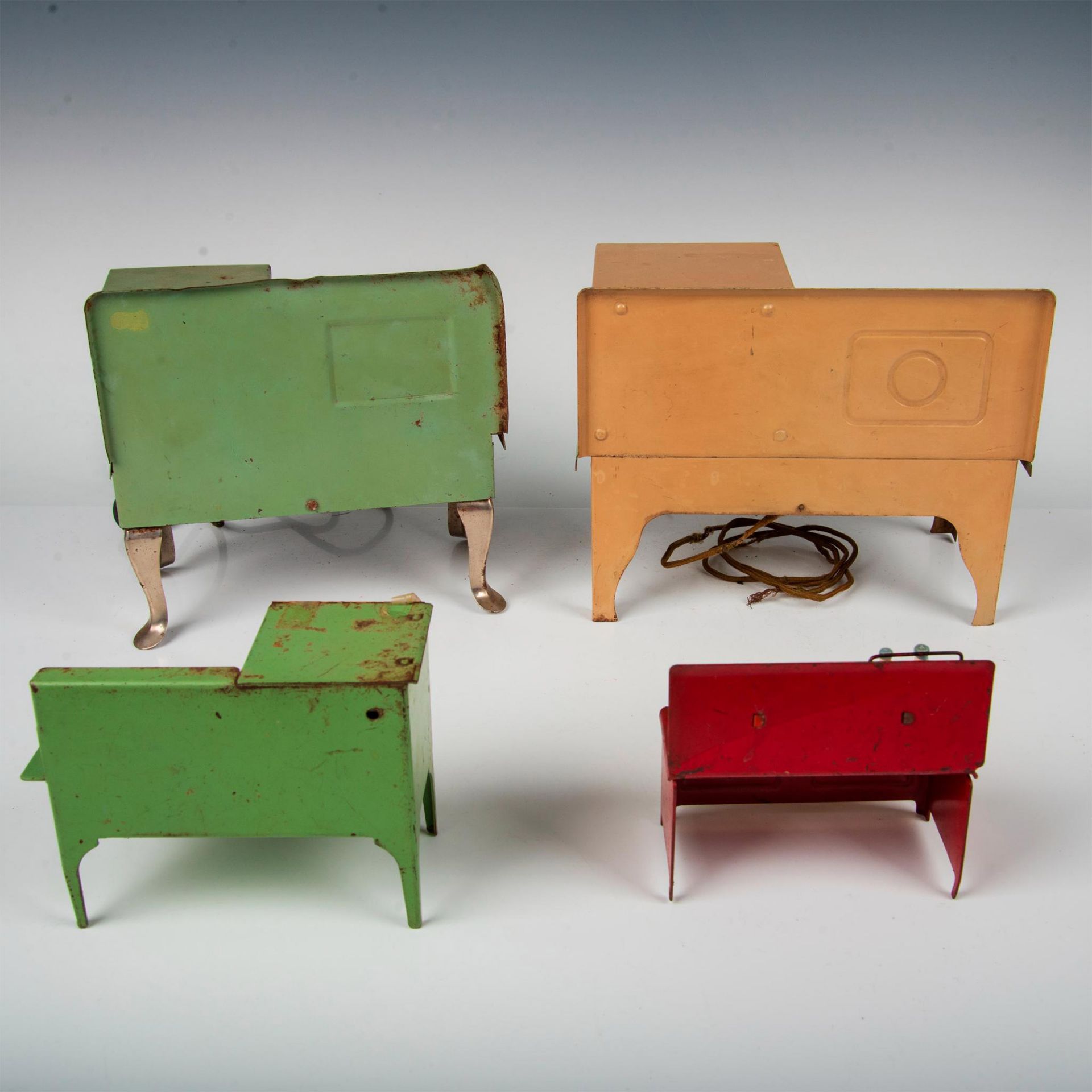 4pc Vintage Child's Toy/Salesmen's Sample Metal Ovens - Bild 4 aus 6