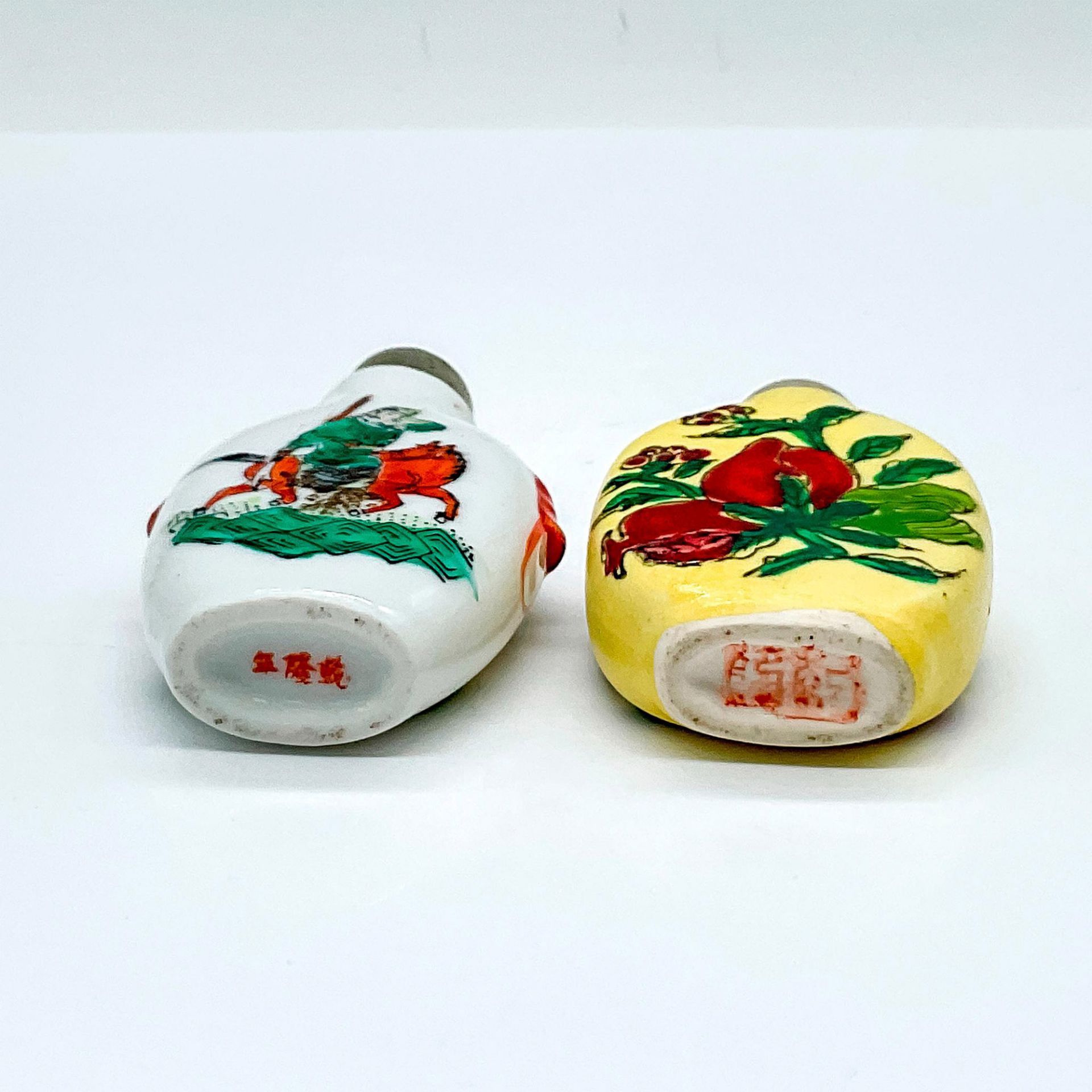 2pc Chinese Porcelain Painted Snuff Bottles - Image 3 of 3