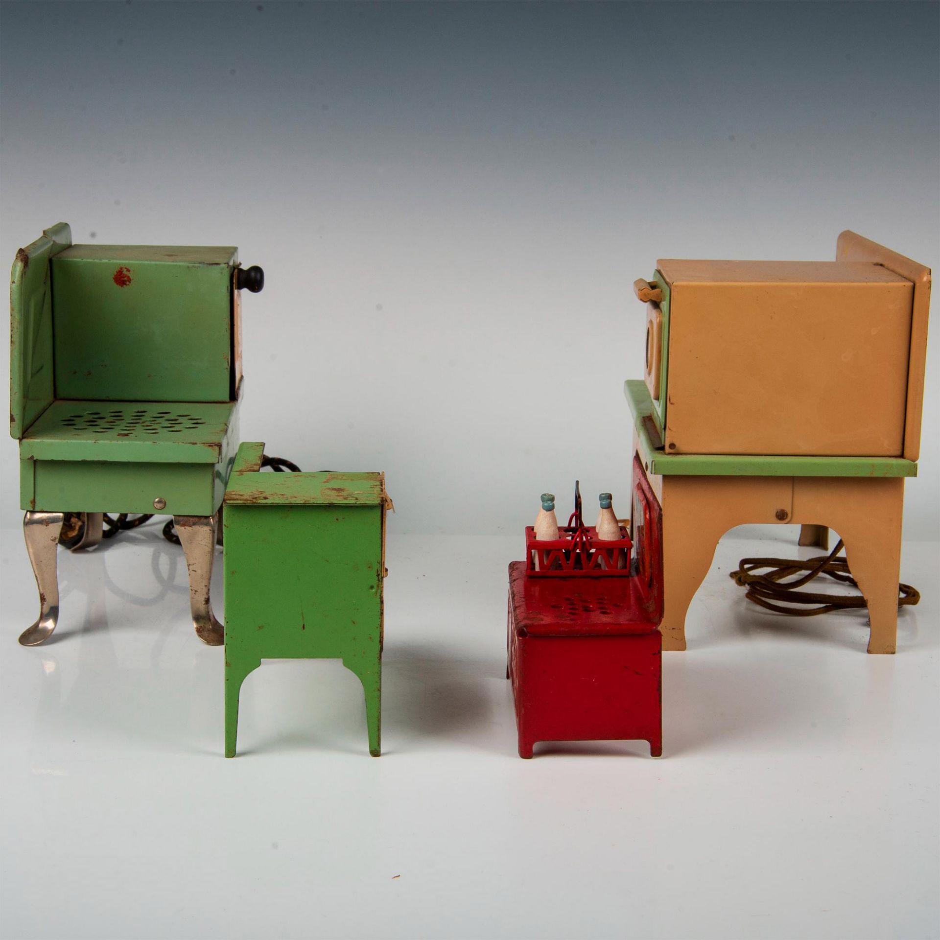 4pc Vintage Child's Toy/Salesmen's Sample Metal Ovens - Bild 3 aus 6