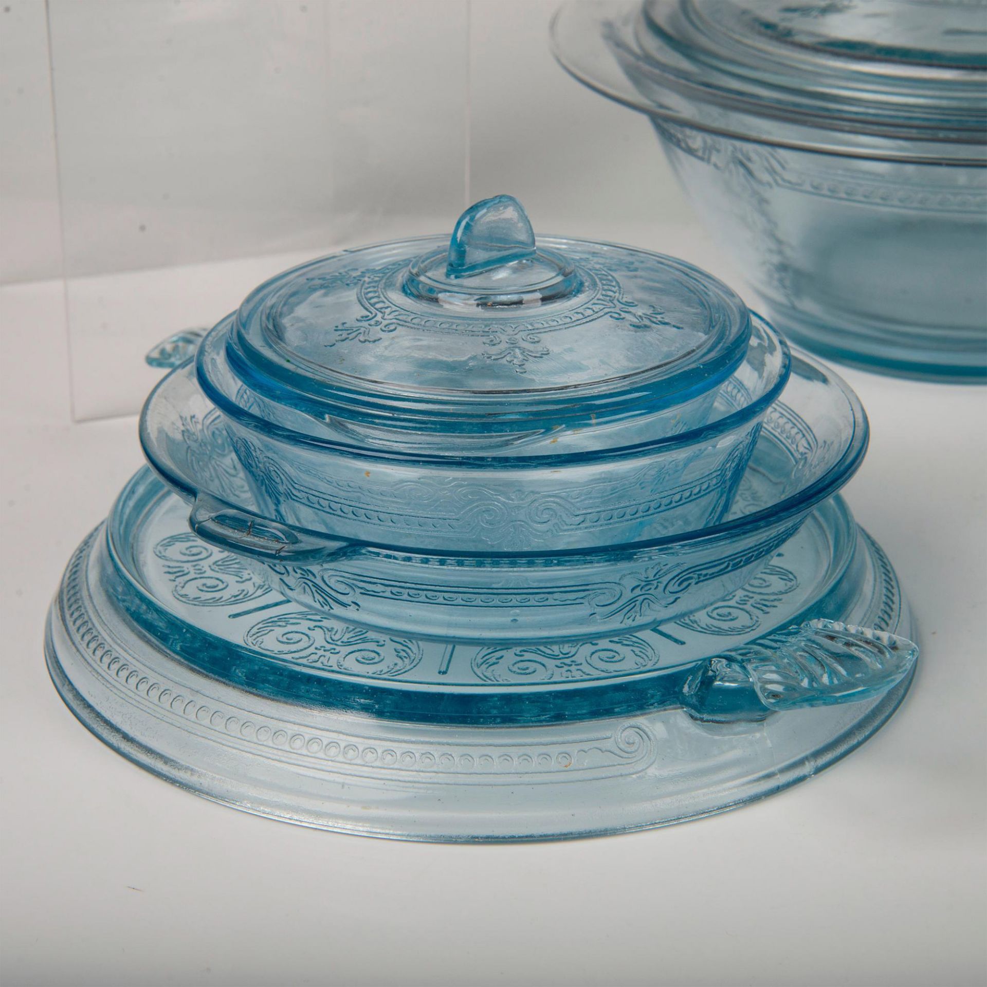 16pc Anchor Hocking Glass Kitchenware, Philbe Sapphire - Image 4 of 8