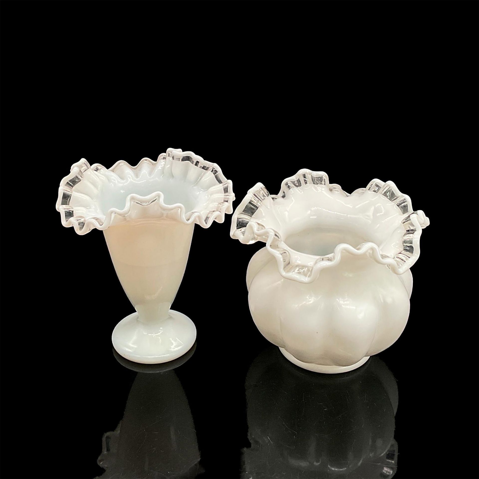 2pc Fenton Milk Glass Silver Crest Vases - Bild 2 aus 3