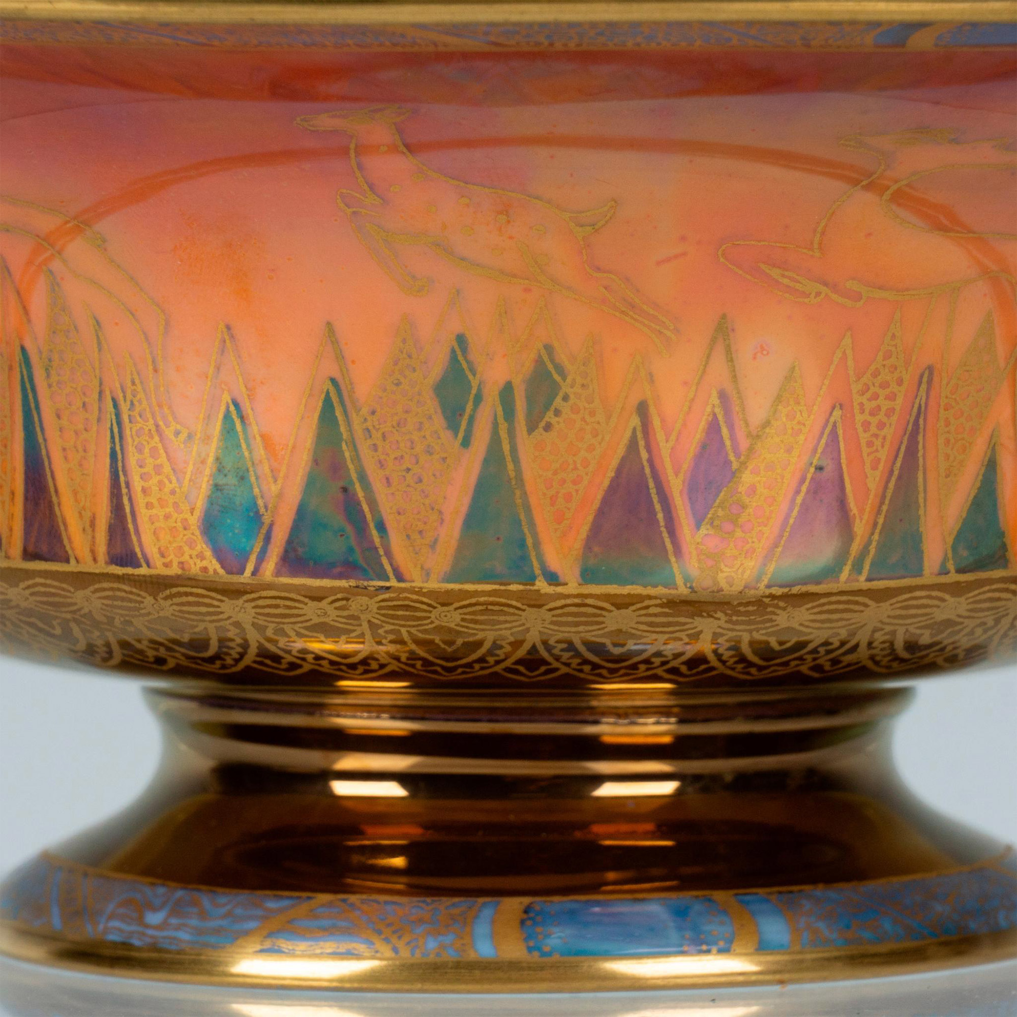 Wedgwood Fairyland Lustre Daventry Bowl, White Pagodas - Image 4 of 8