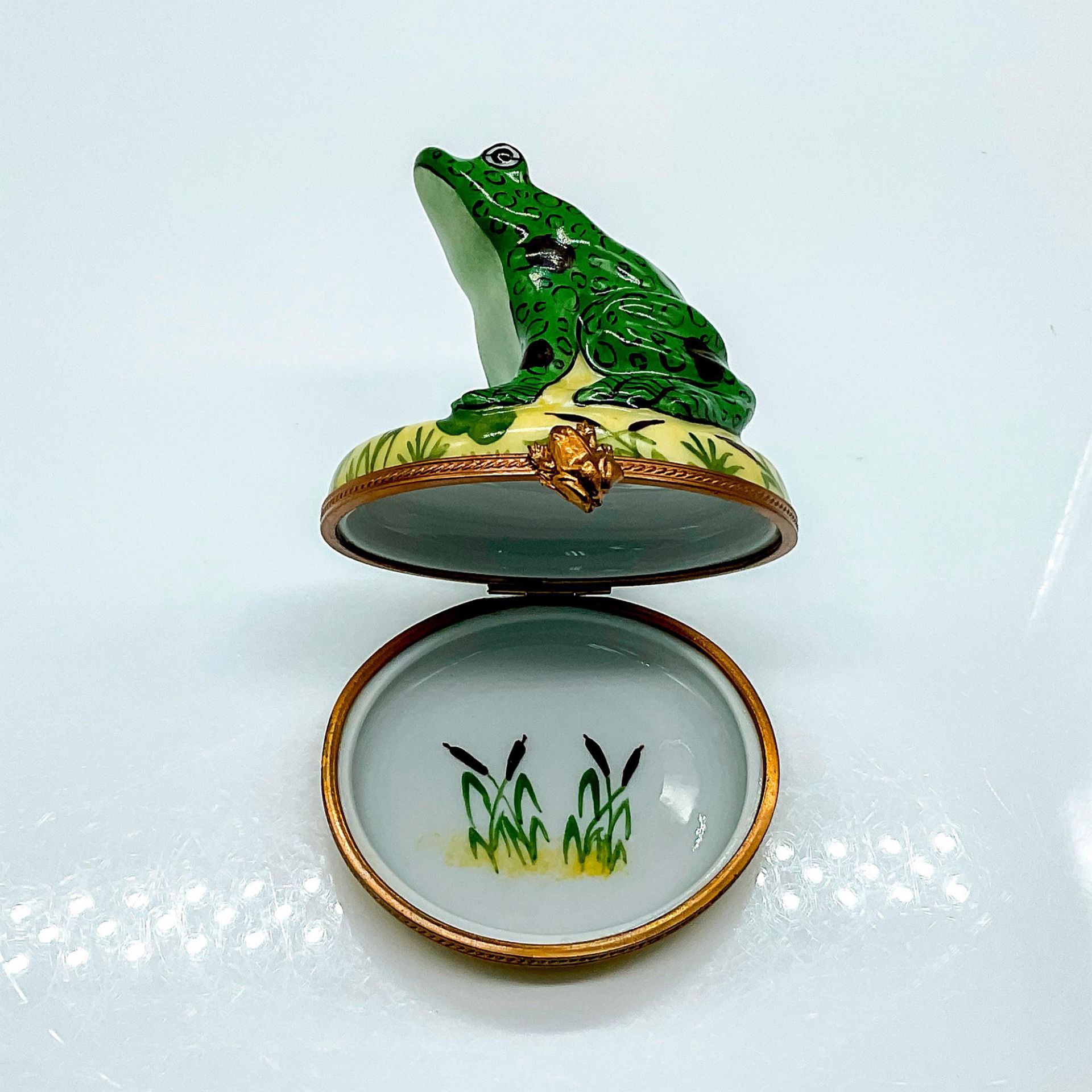 Vintage Limoges E.M. Porcelain Frog and Cattails Box - Image 3 of 4