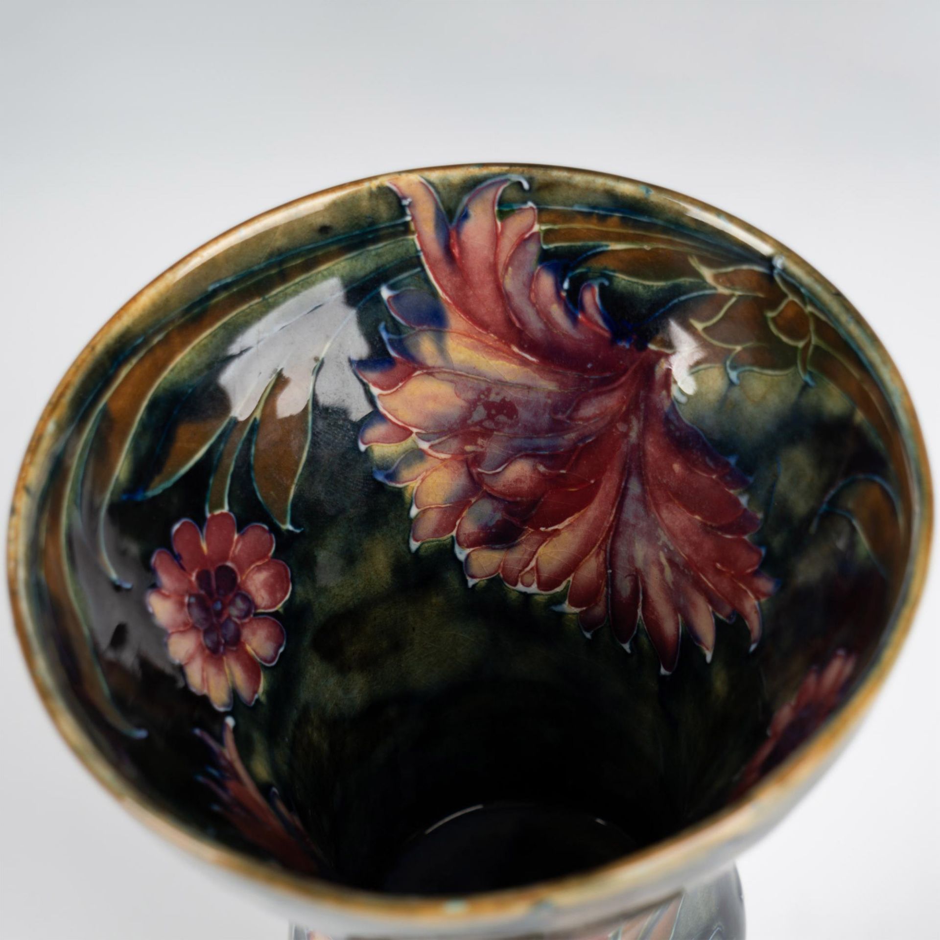 Early Moorcroft Chalice Shaped Vase, Spanish Pattern - Bild 6 aus 7