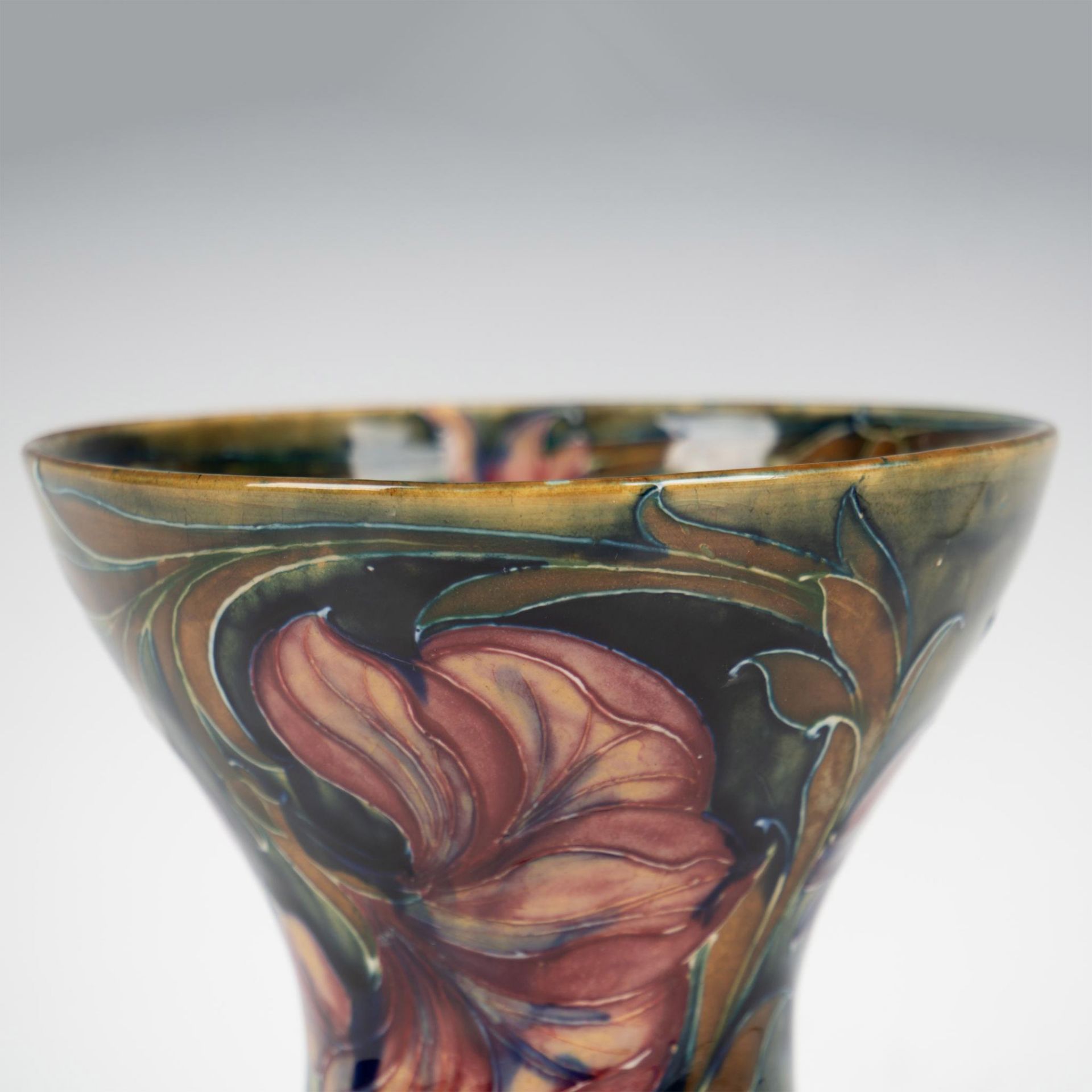 Early Moorcroft Chalice Shaped Vase, Spanish Pattern - Bild 3 aus 7