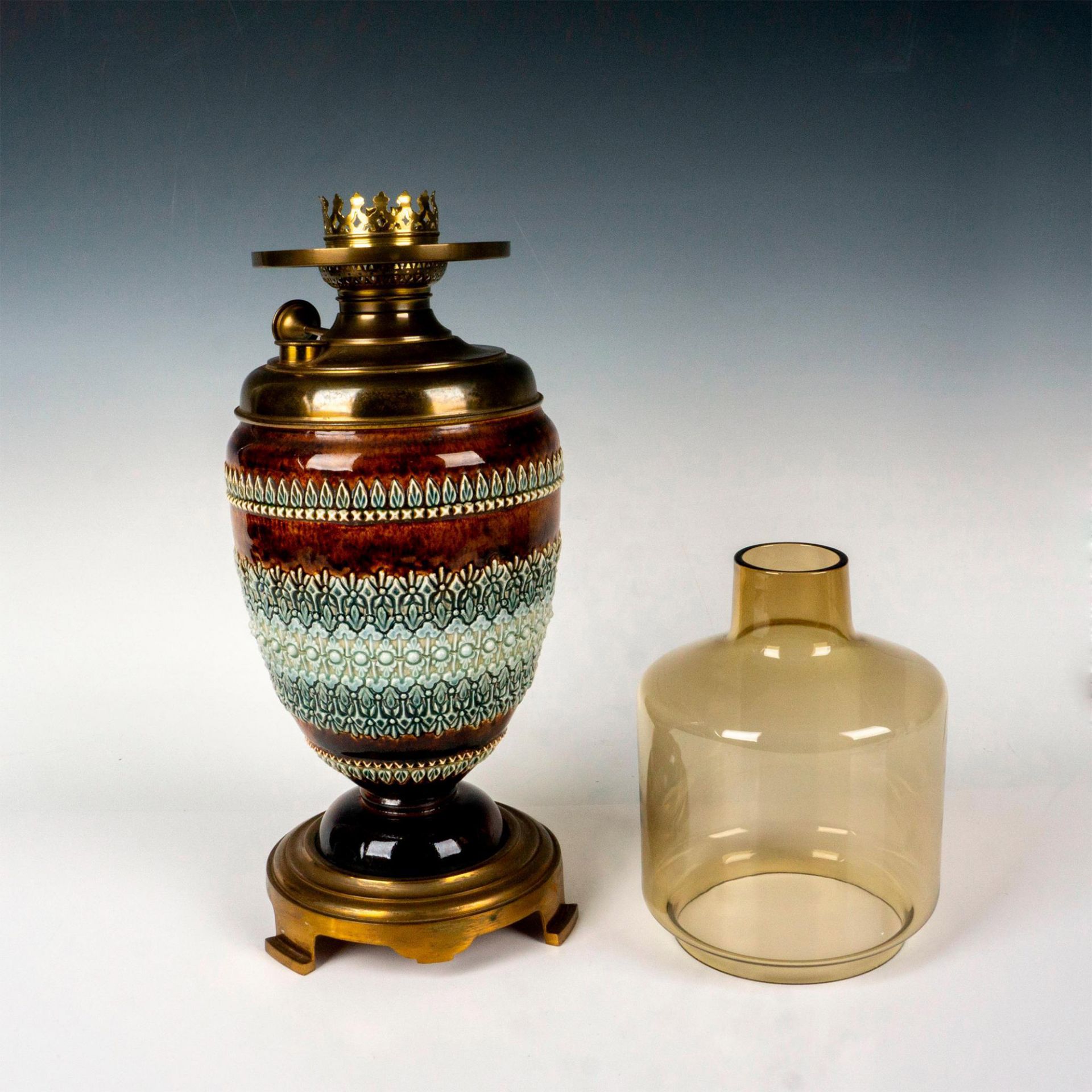 Doulton Lambeth Stoneware Oil Lamp - Image 2 of 3