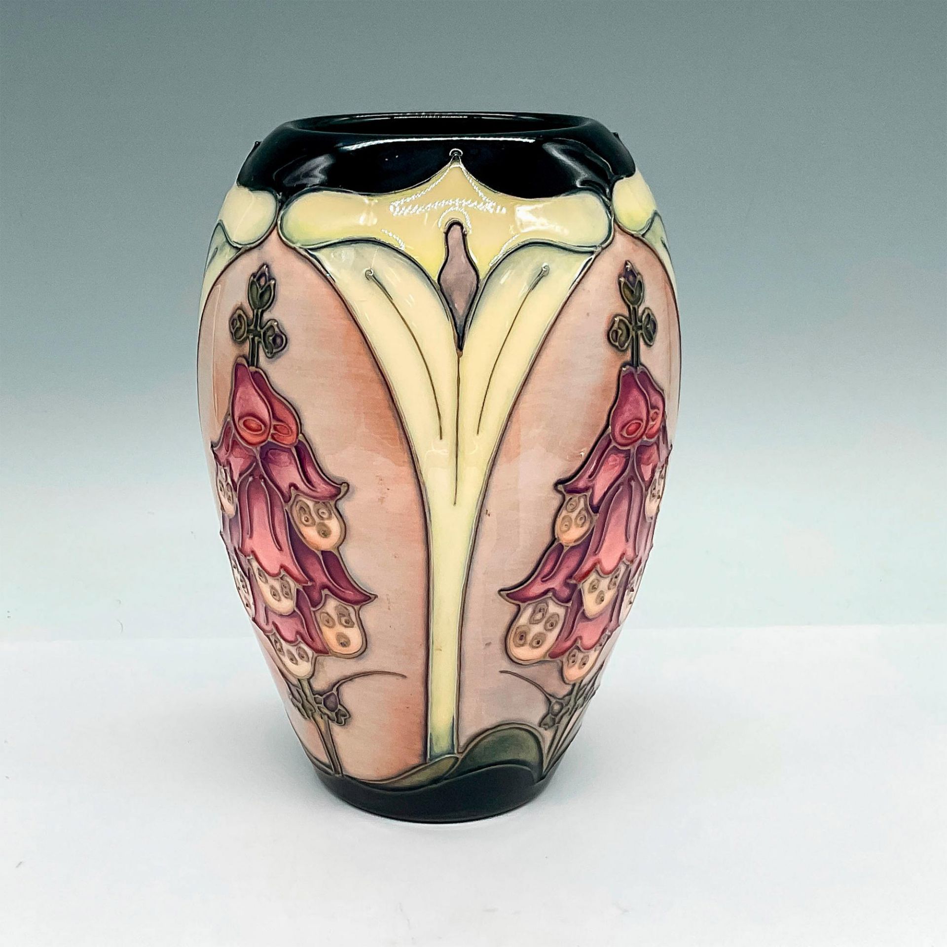 Moorcroft Pottery Vase, Foxglove - Bild 3 aus 6