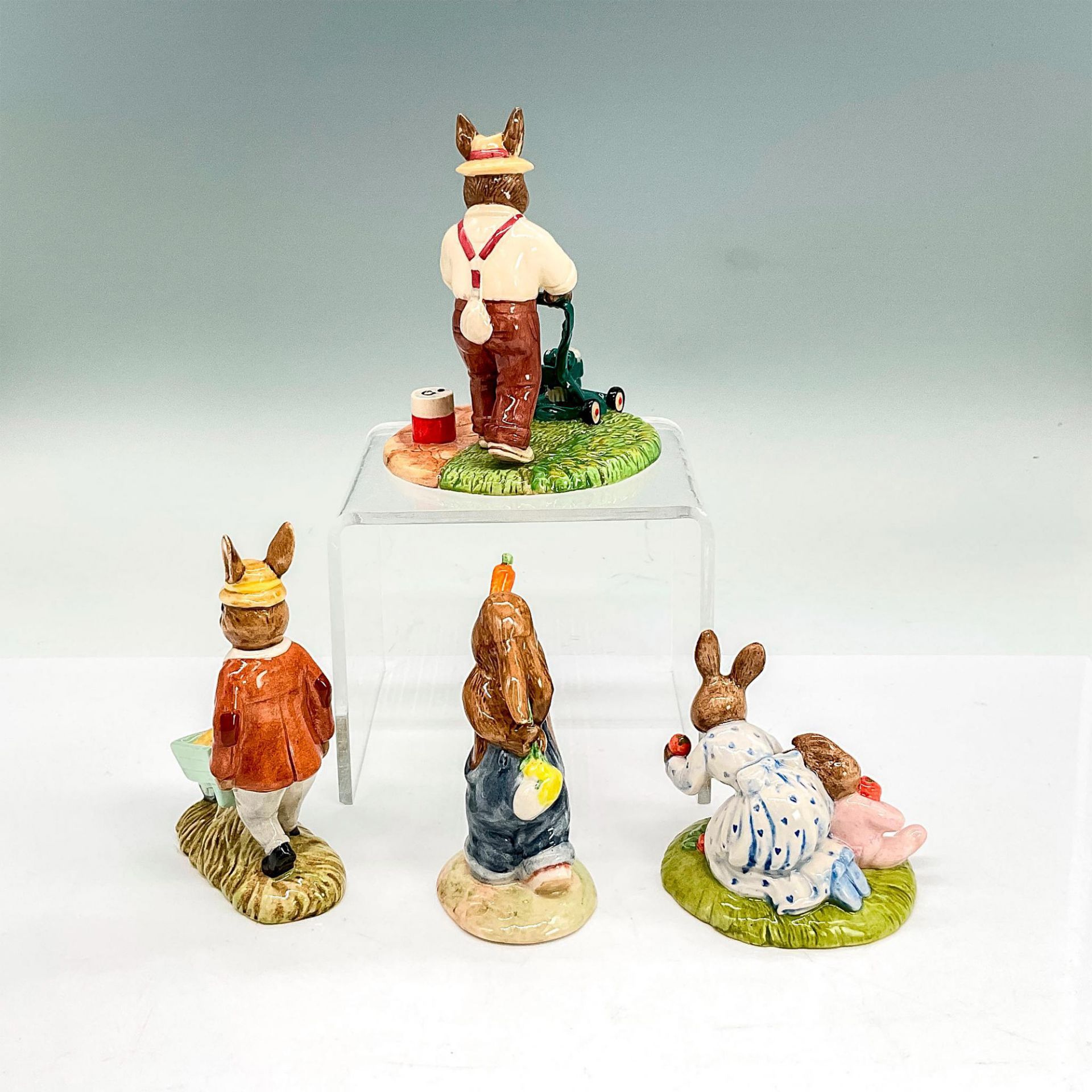 4pc Royal Doulton Bunnykins Figurines, Garden Time - Image 2 of 3