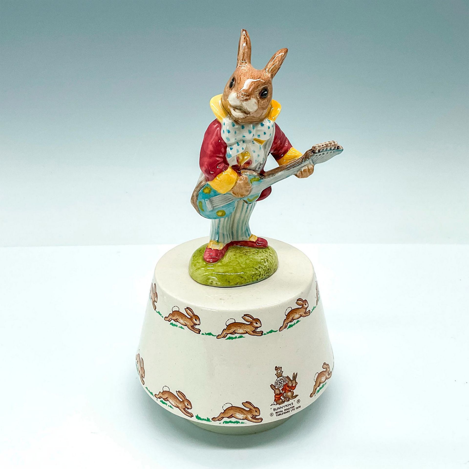 Royal Doulton Bunnykins Music Box, Bunny Playing Guitar