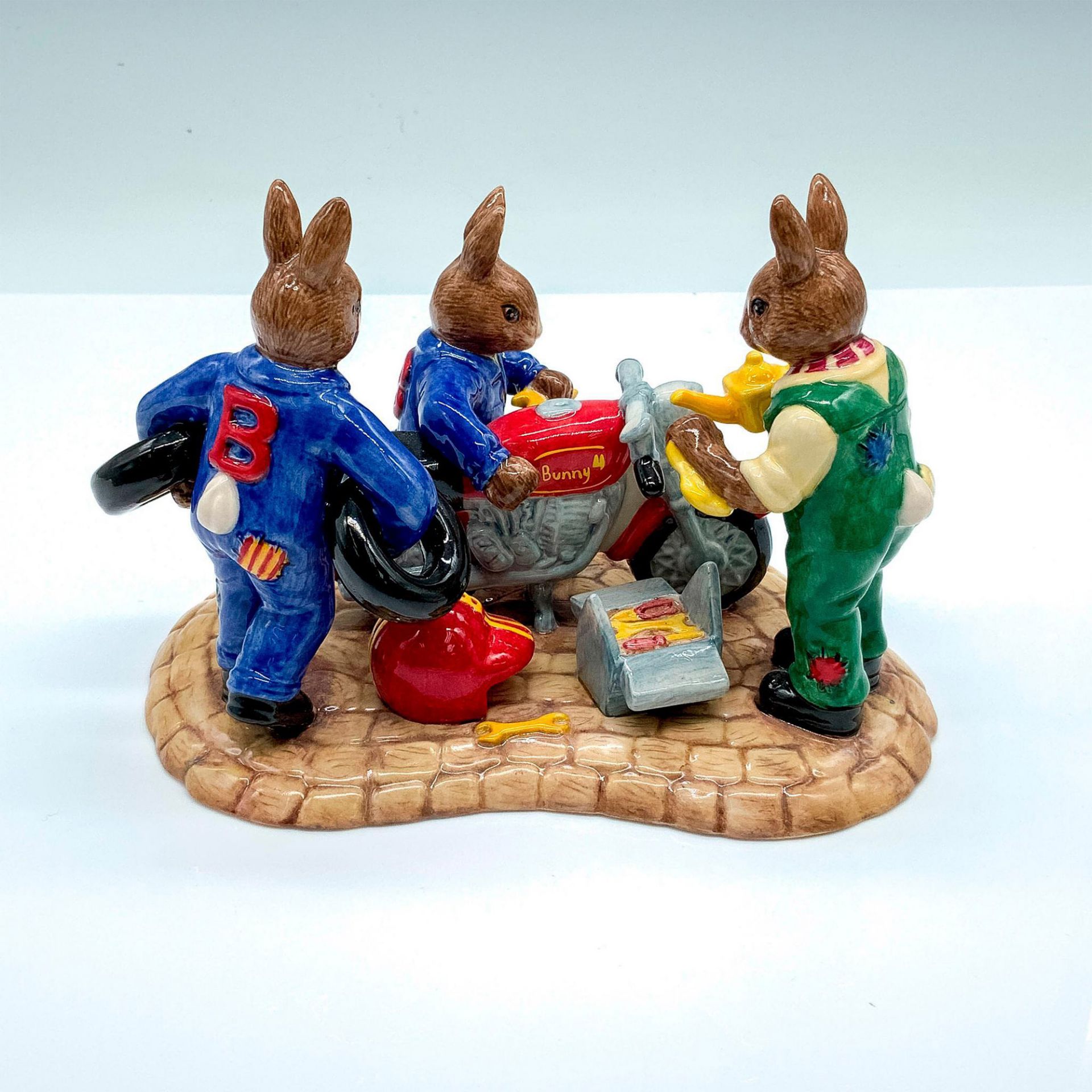 Royal Doulton LE Bunnykins Tableau, Ready to Ride DB363 - Image 4 of 5