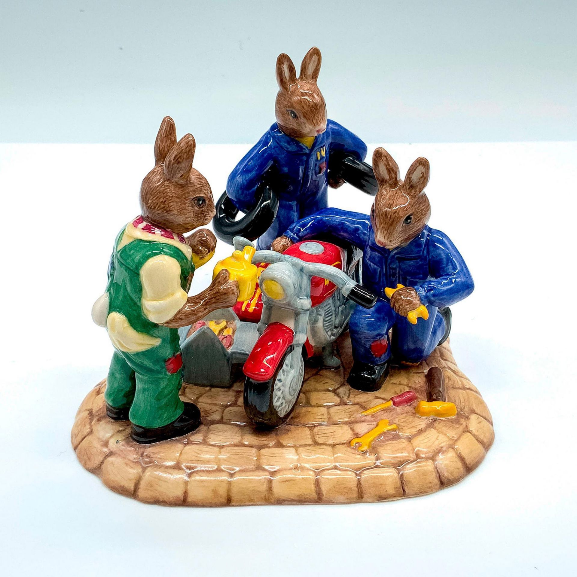 Royal Doulton LE Bunnykins Tableau, Ready to Ride DB363 - Image 2 of 5