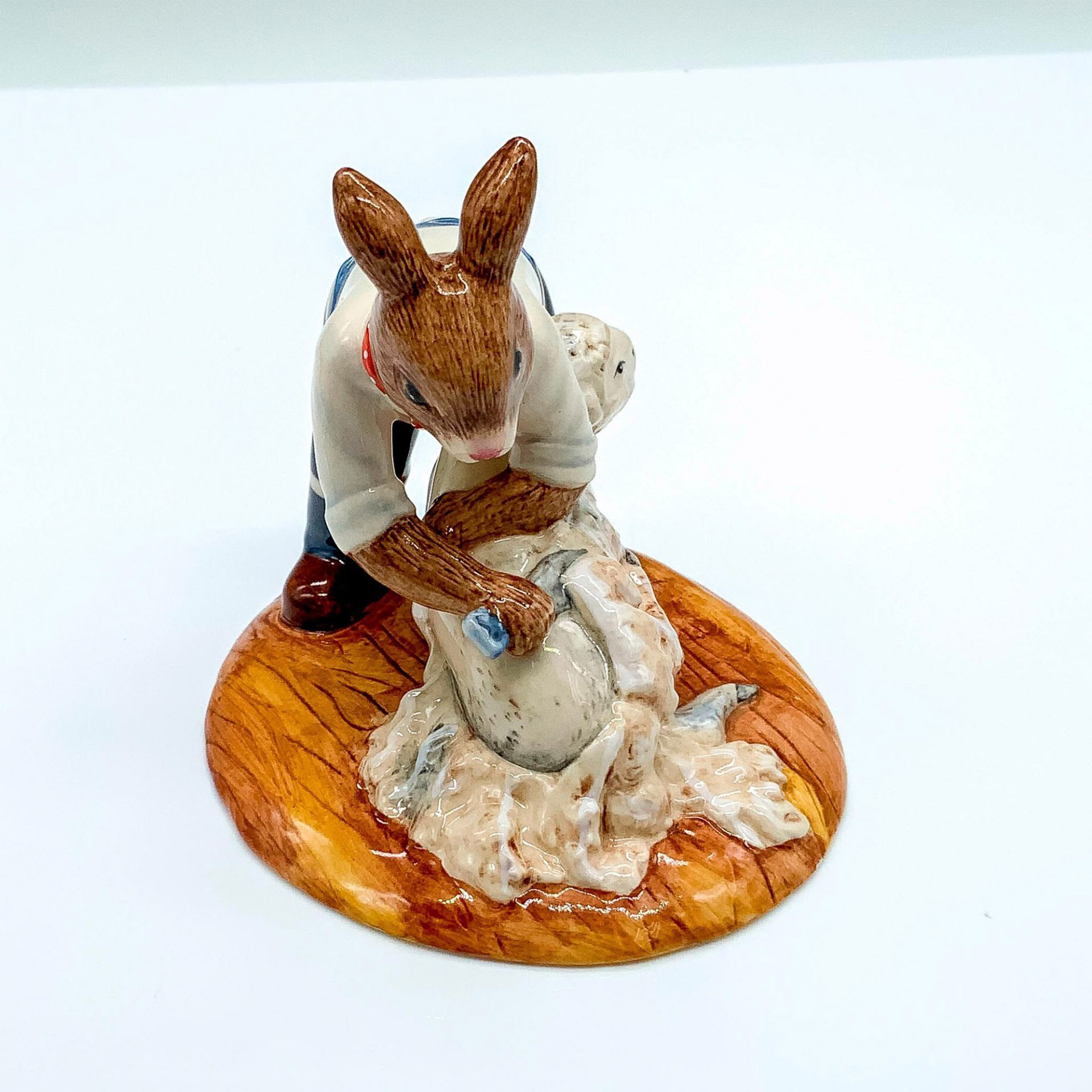 Royal Doulton LE Bunnykins Figurine, Aussie Shearer DB368 - Image 2 of 5