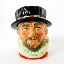 Beefeater ER D6206 Scarlet - Large - Royal Doulton Character Jug