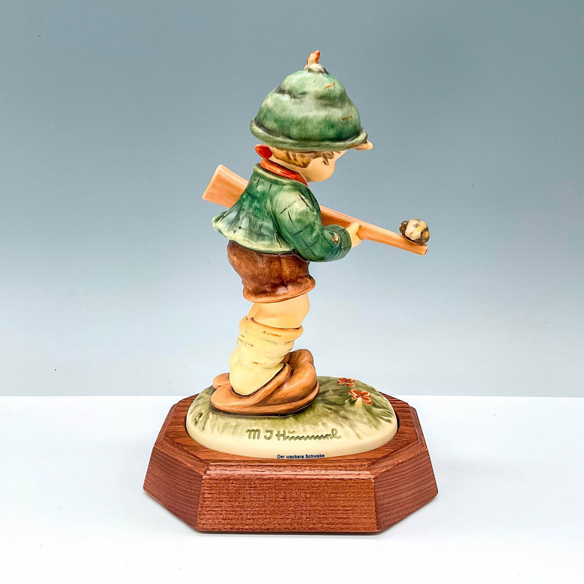 Goebel Hummel Porcelain Figurine, Brave Soldier + Base HUM802/II - Bild 2 aus 3
