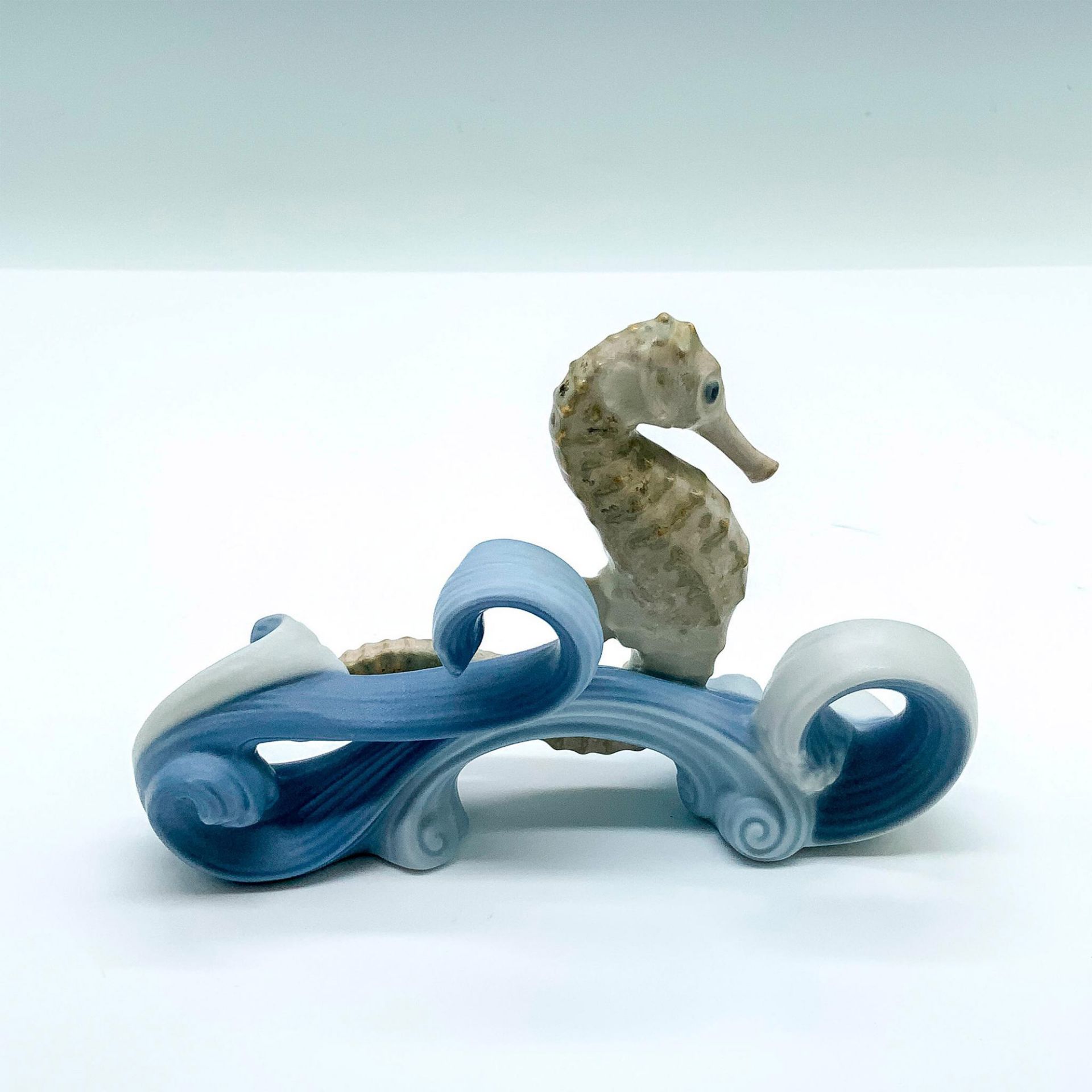 Seahorse 1018176 - Lladro Porcelain Figurine - Image 2 of 3
