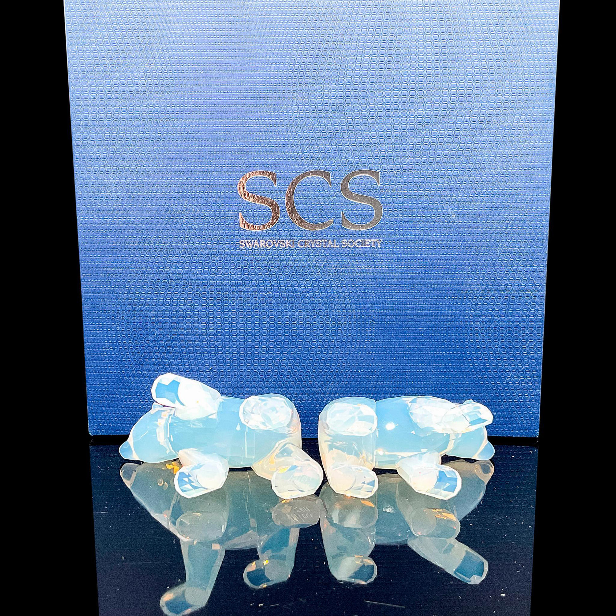 Pair of Swarovski Crystal Figurines, Polar Bear Cubs White - Bild 3 aus 3