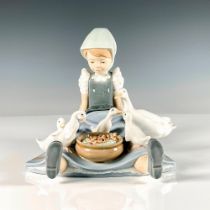 My Hungry Brood 1005074 - Lladro Porcelain Figurine