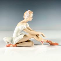 Rose Ballet 1005919 - Lladro Porcelain Figurine