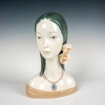 Maja Head 1004668 - Lladro Porcelain Bust