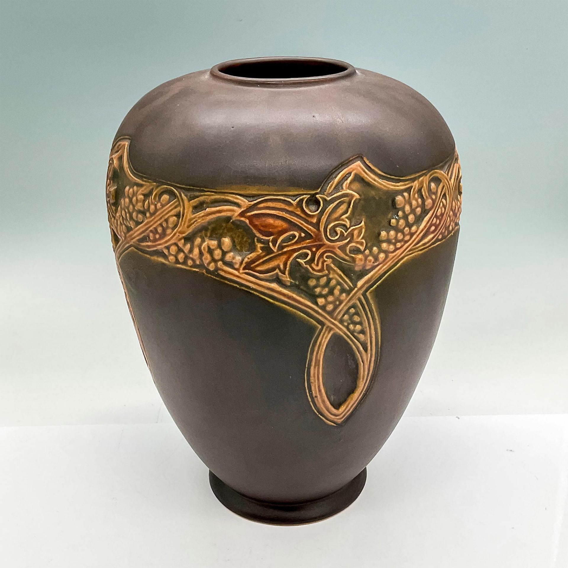 Roseville Pottery Vase, Rosecraft Vintage - Image 2 of 3
