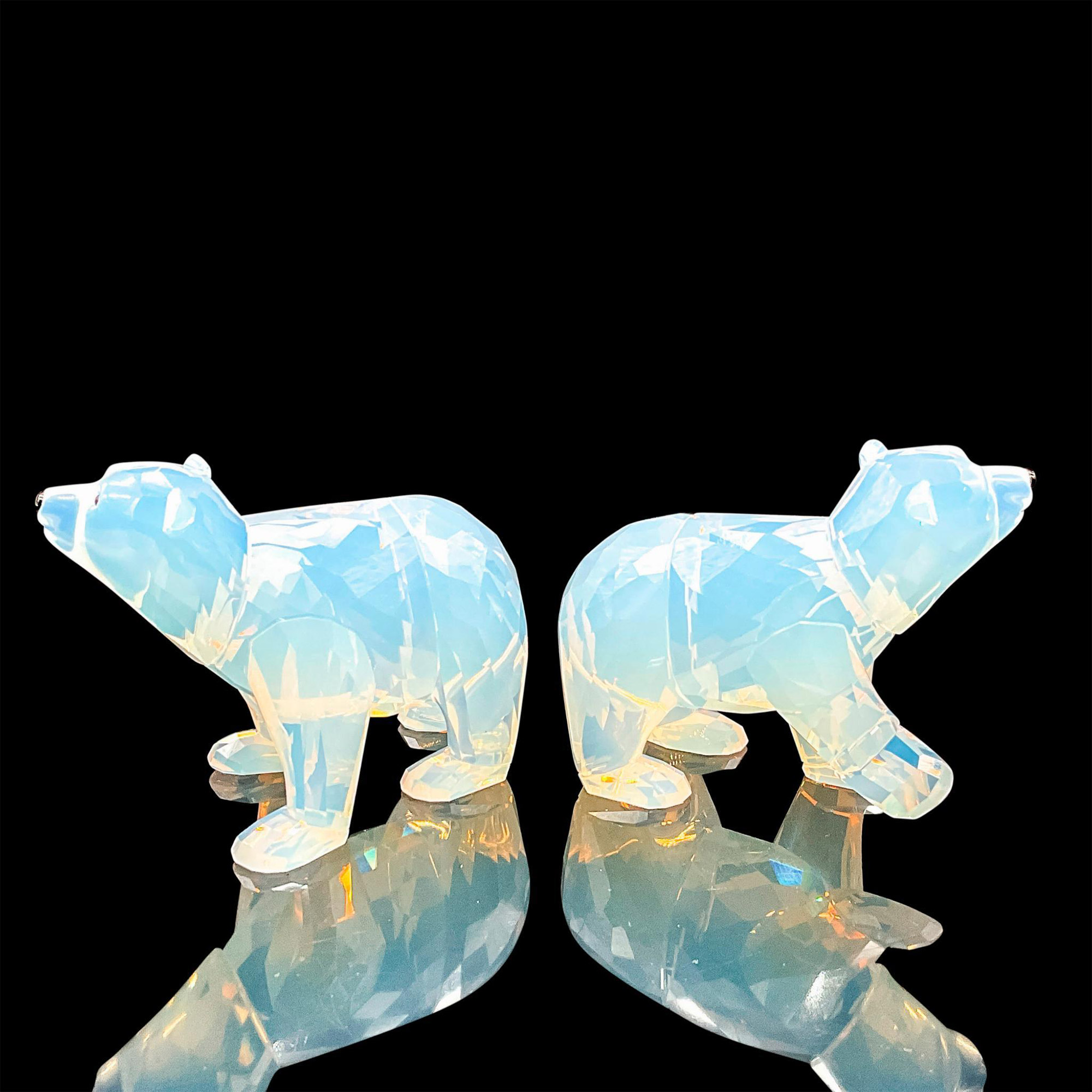 Pair of Swarovski Crystal Figurines, Polar Bear Cubs White - Bild 2 aus 3