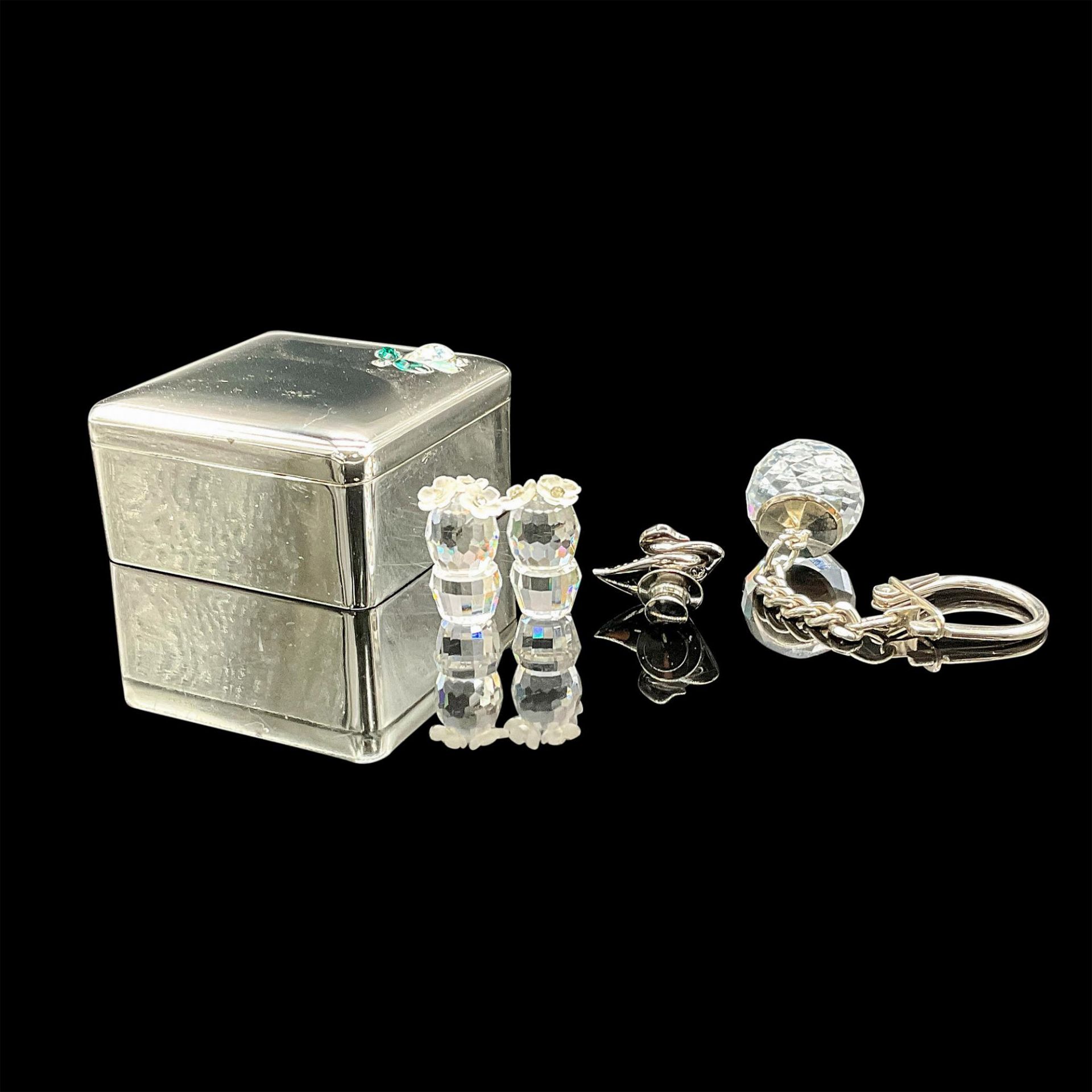 5pc Swarovski Crystal Pieces with Small Ring Box - Image 2 of 3