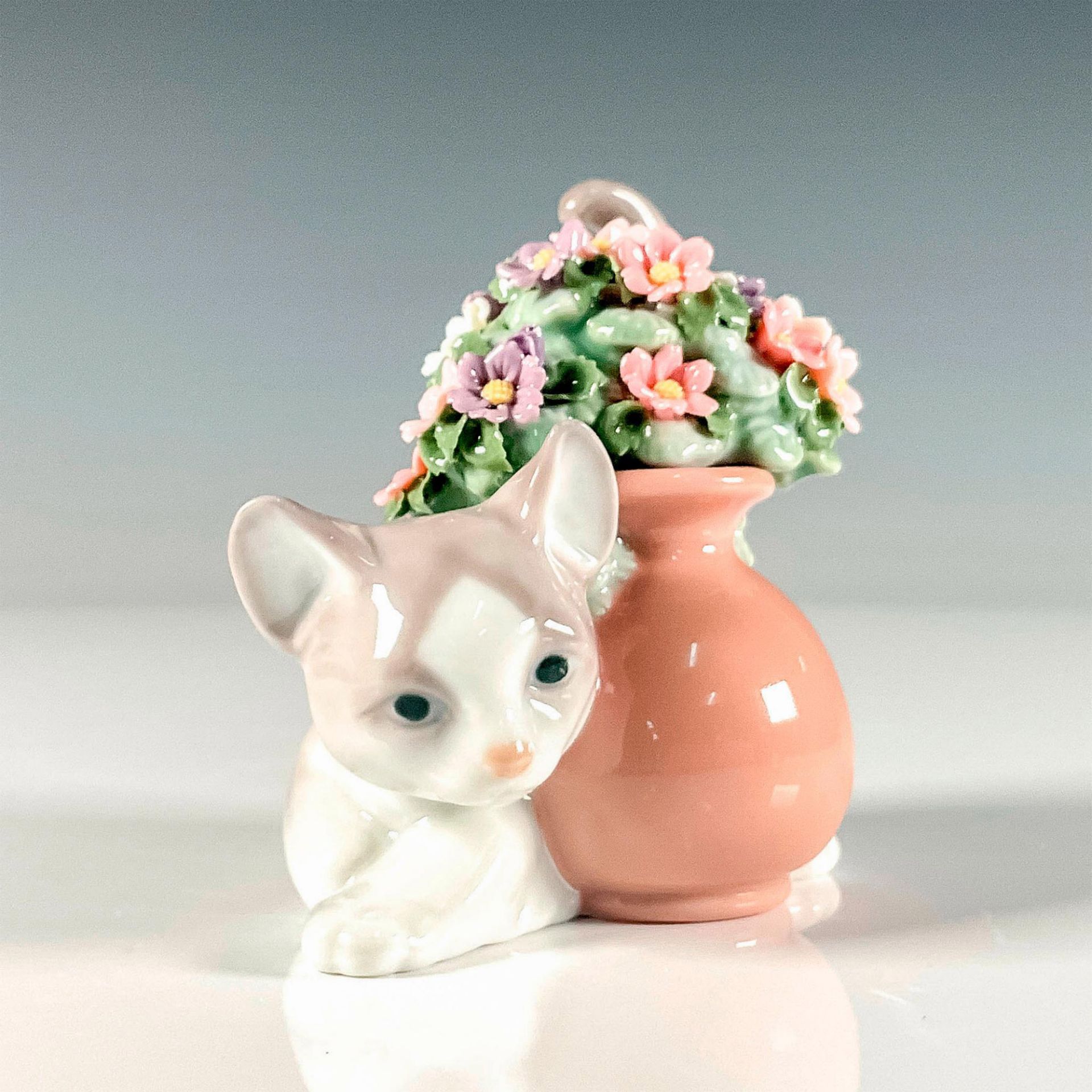 Secret Spot 1006566 - Lladro Porcelain Figurine